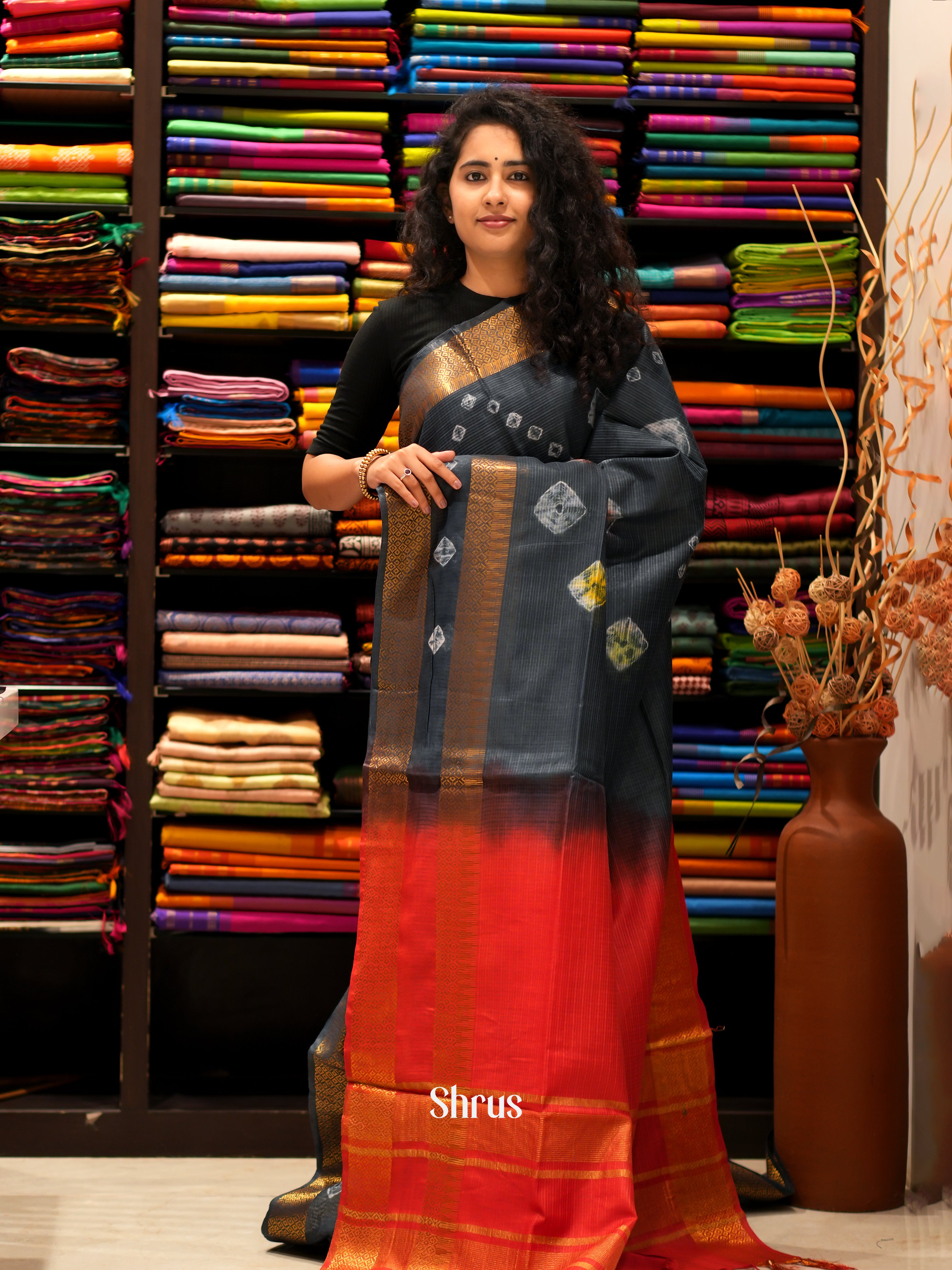 Black & Red - Shibori Saree - Shop on ShrusEternity.com