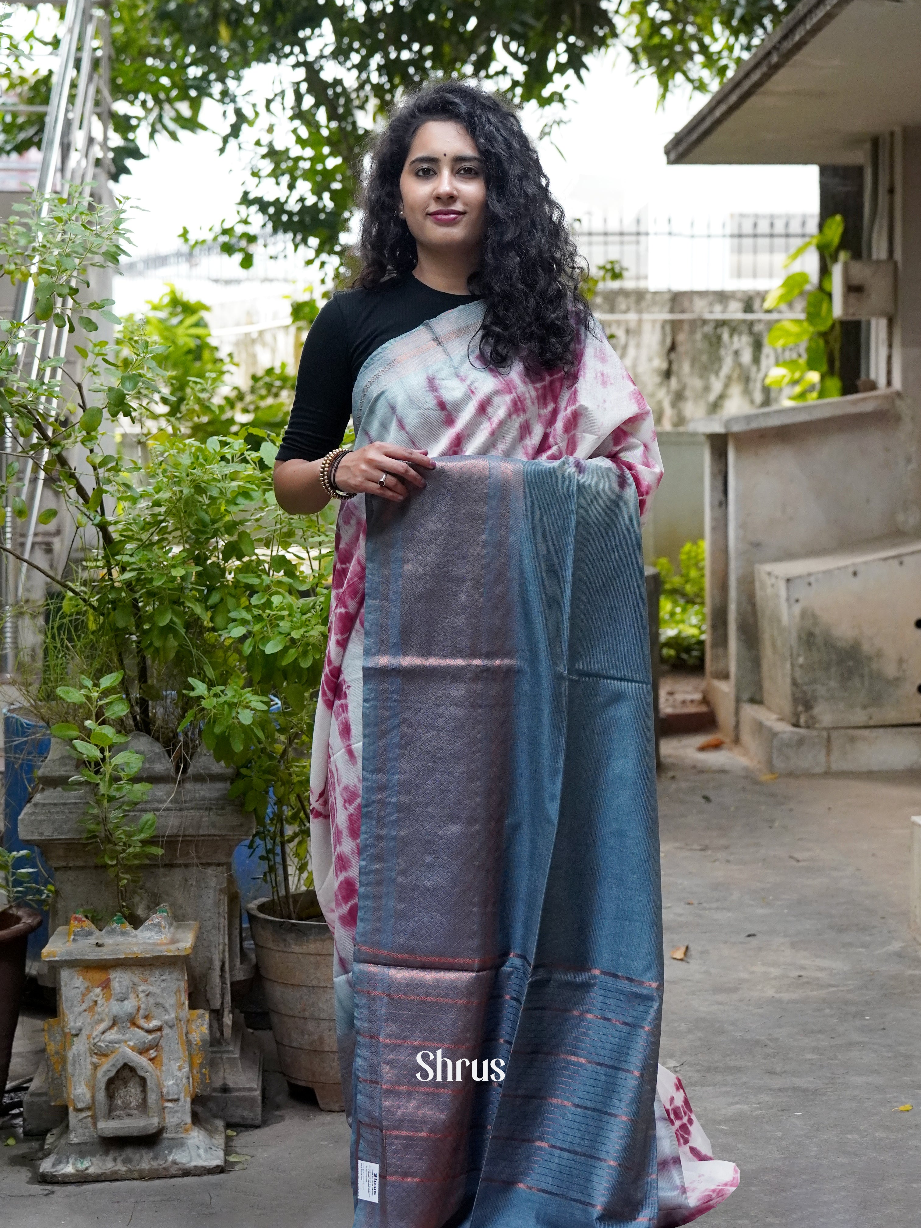 CGS31182 - Shibori Saree - Shop on ShrusEternity.com