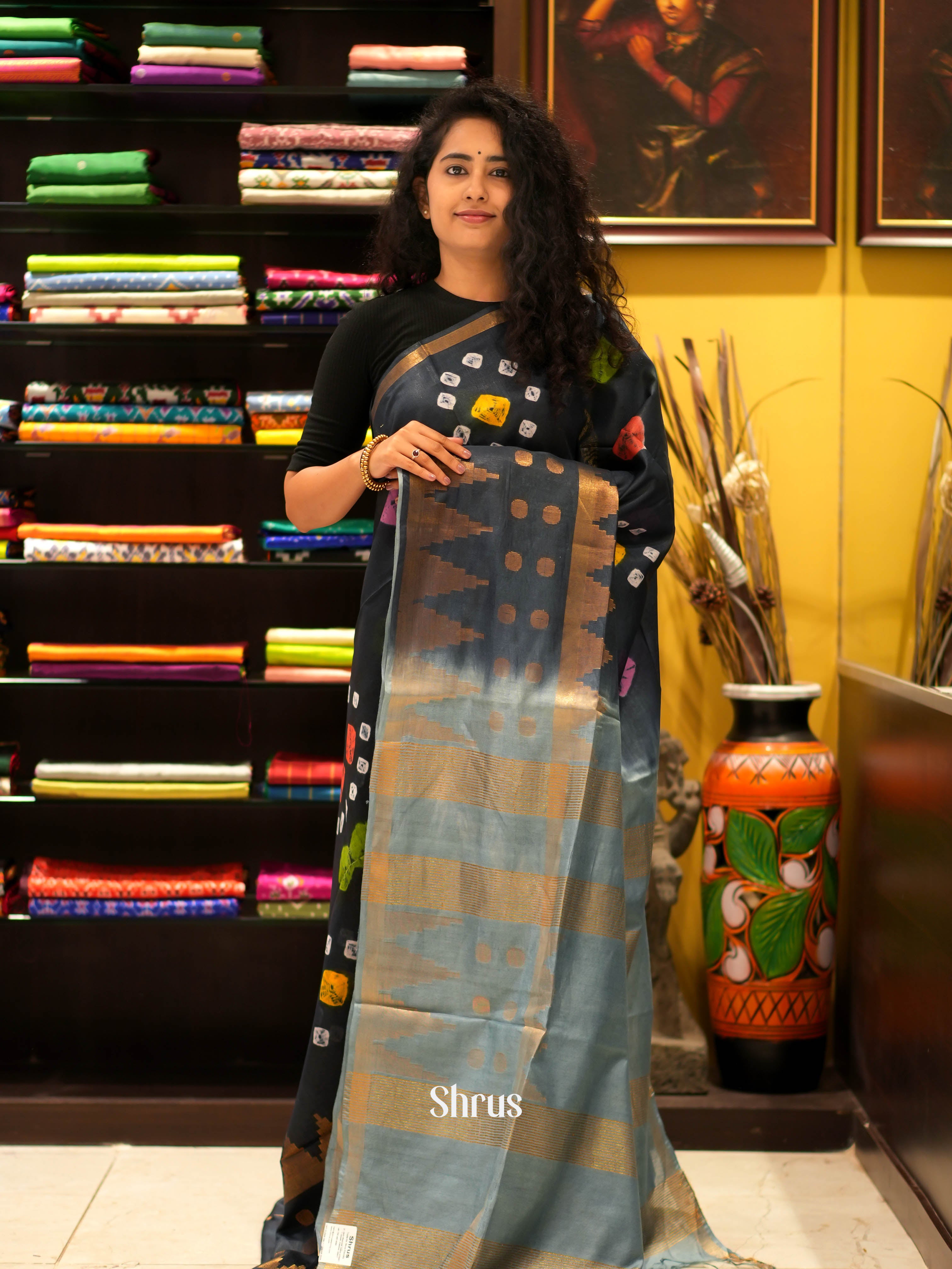 Black & Grey- Shibori Saree - Shop on ShrusEternity.com