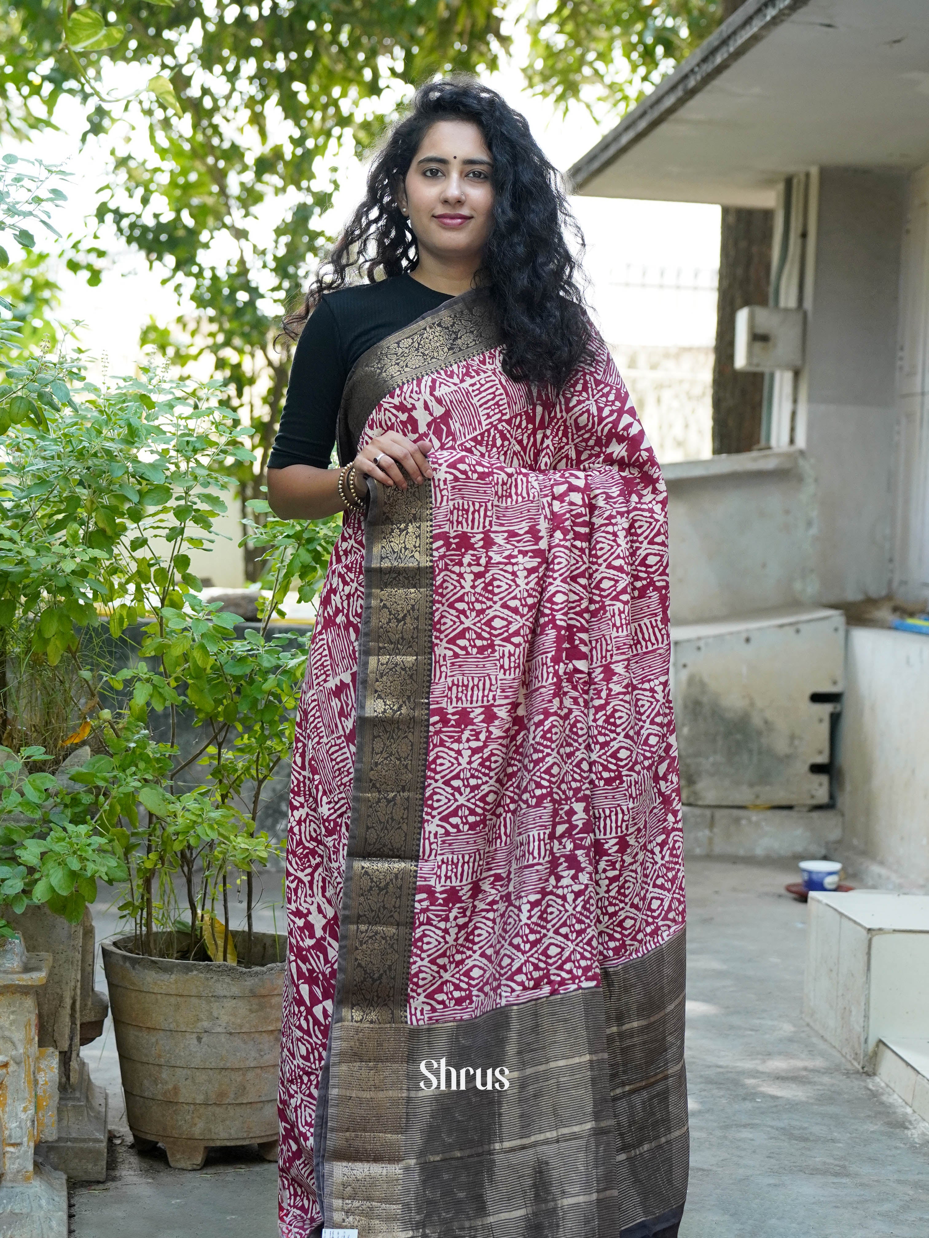 Red & Grey - Art Modal Saree - Shop on ShrusEternity.com