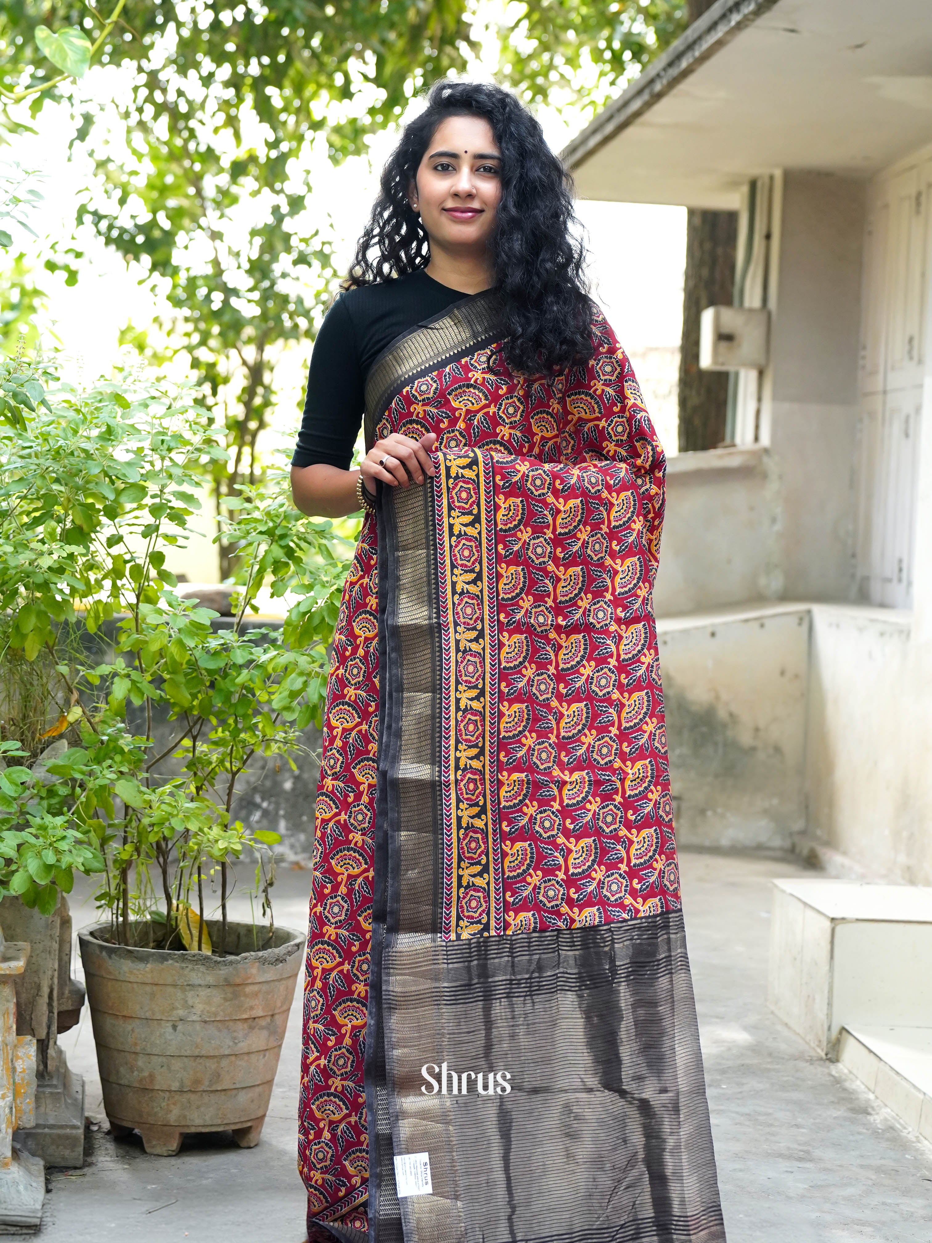 Red & Black - Art modal Saree - Shop on ShrusEternity.com