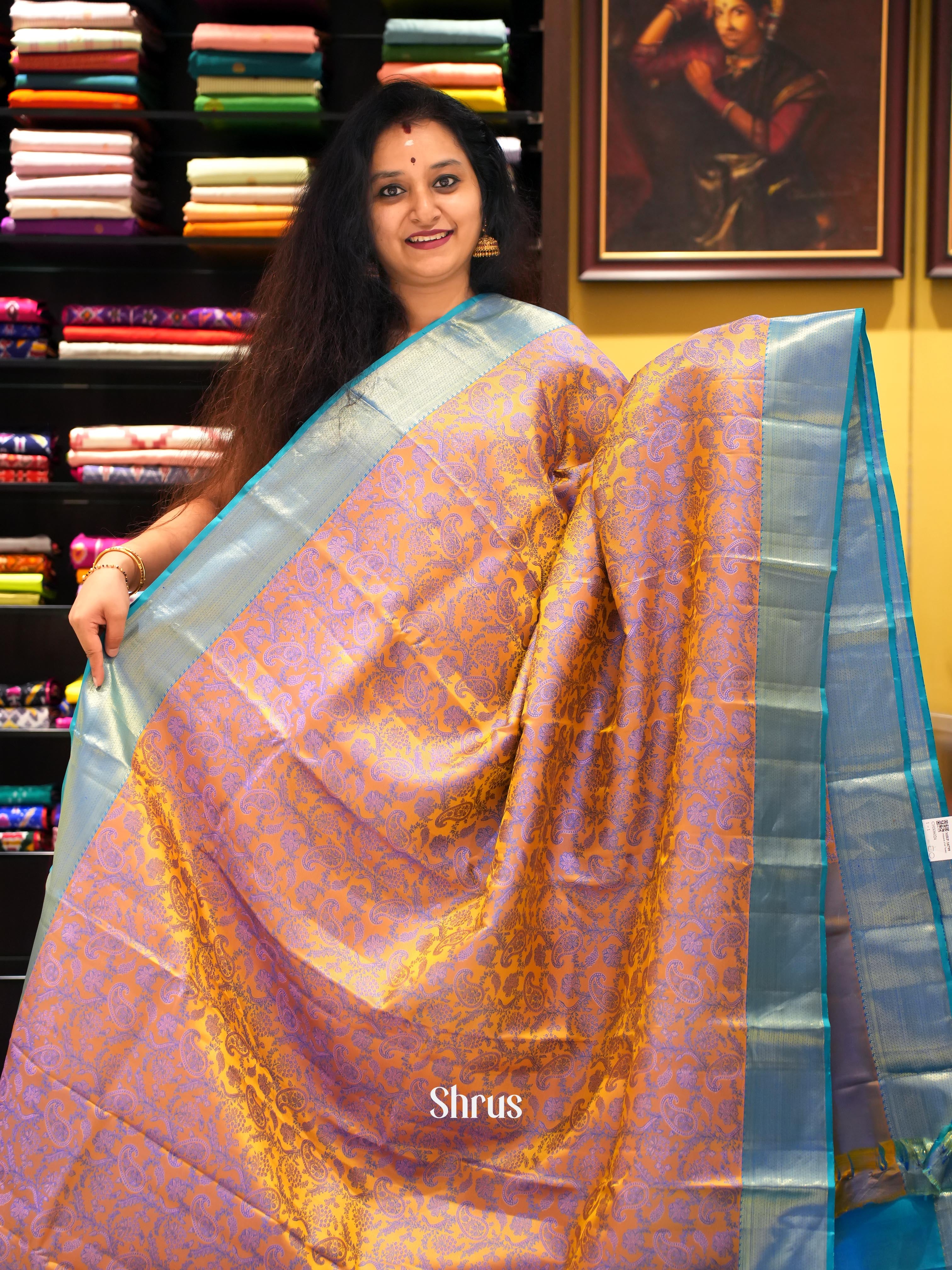 Glorious Golden Brown and Teal Kanchipuram silk Saree Adorned With Woven Paisleys-2