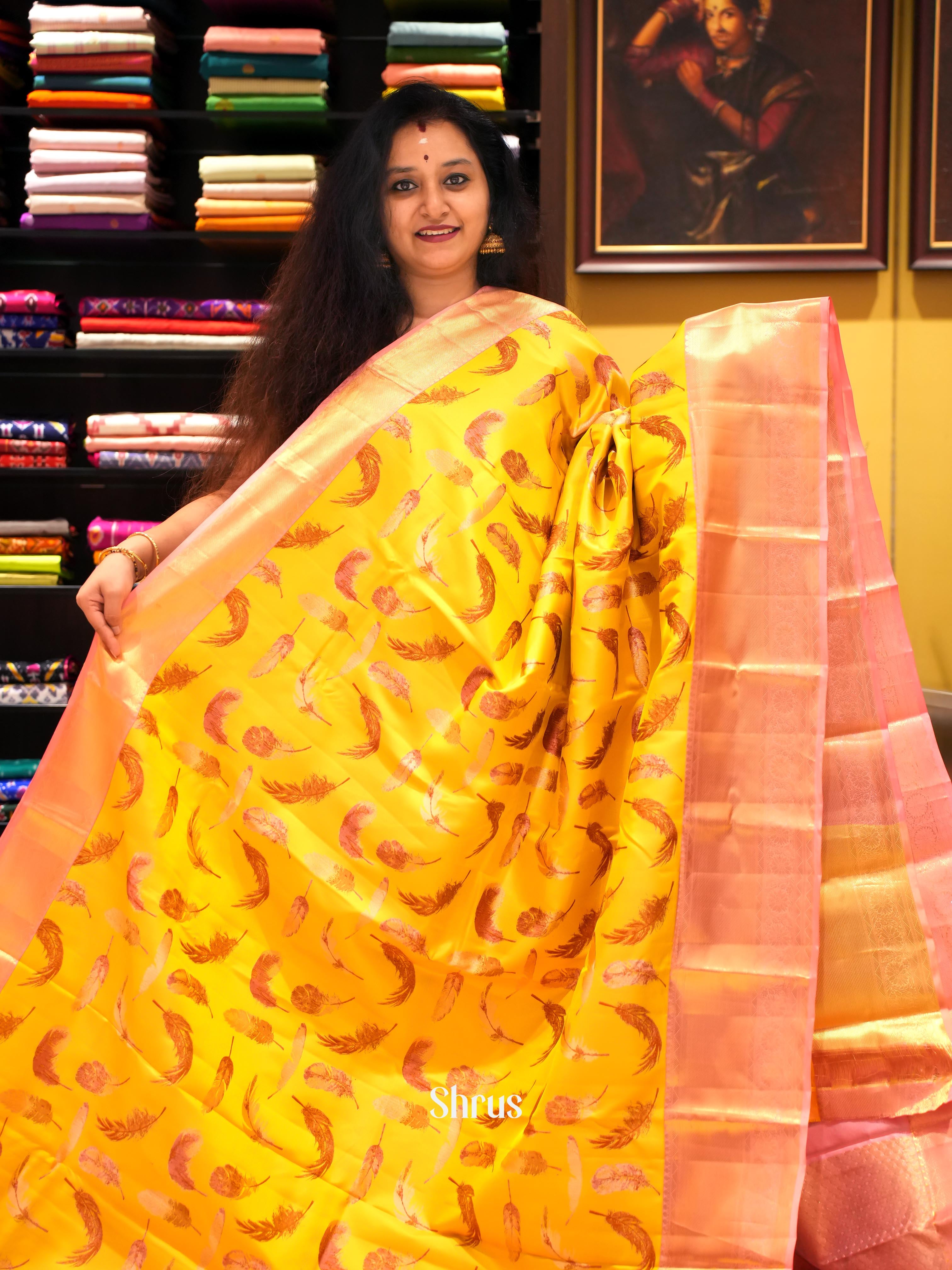 Exquisite Yellow and Pink Pure Kanchipuram silk Saree Adorned With a Unique Leaf-Woven Motifs-2