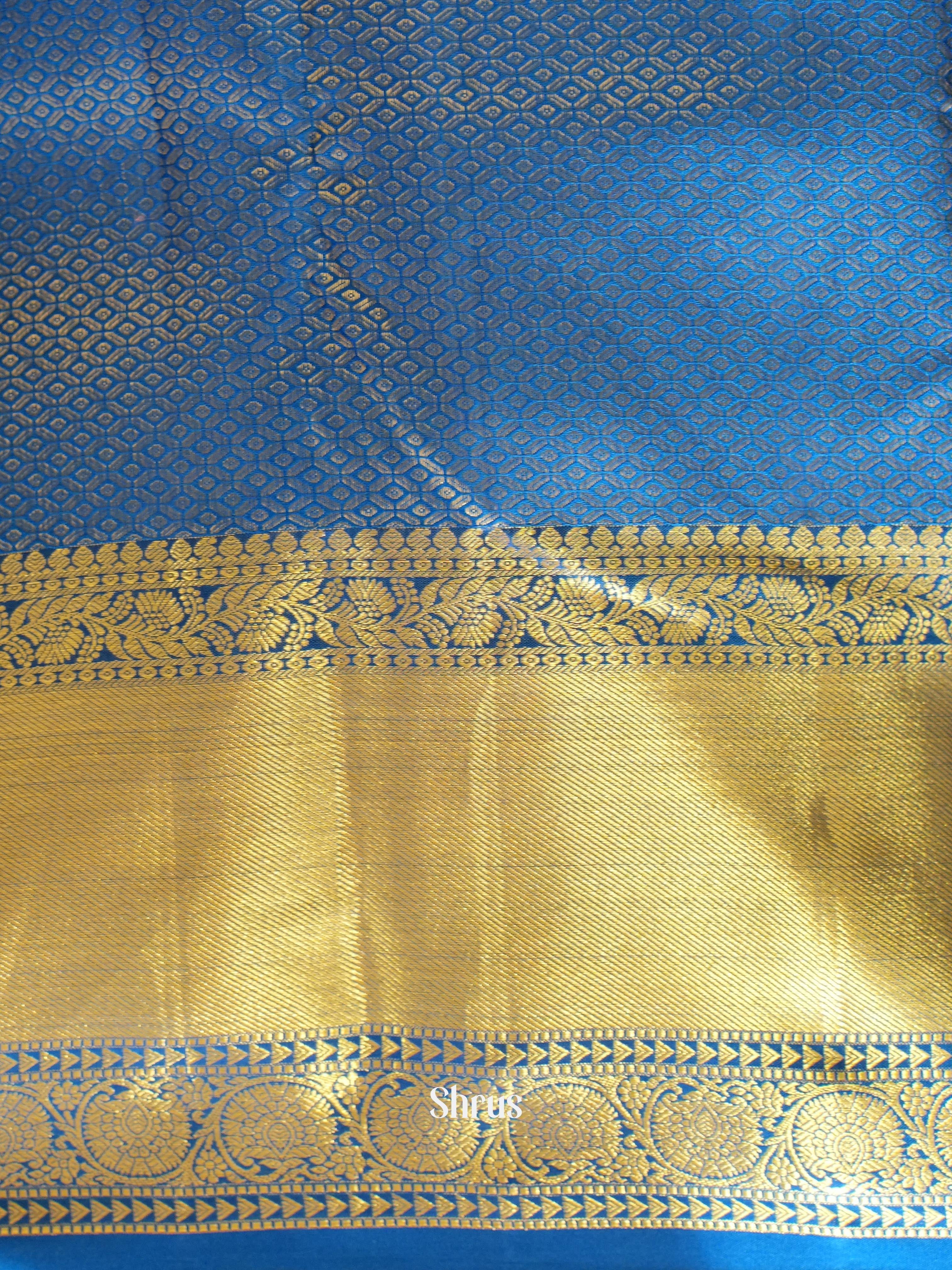 Peach Pink and Blue Kanchipuram silk Saree With Woven Paisley Motifs-3