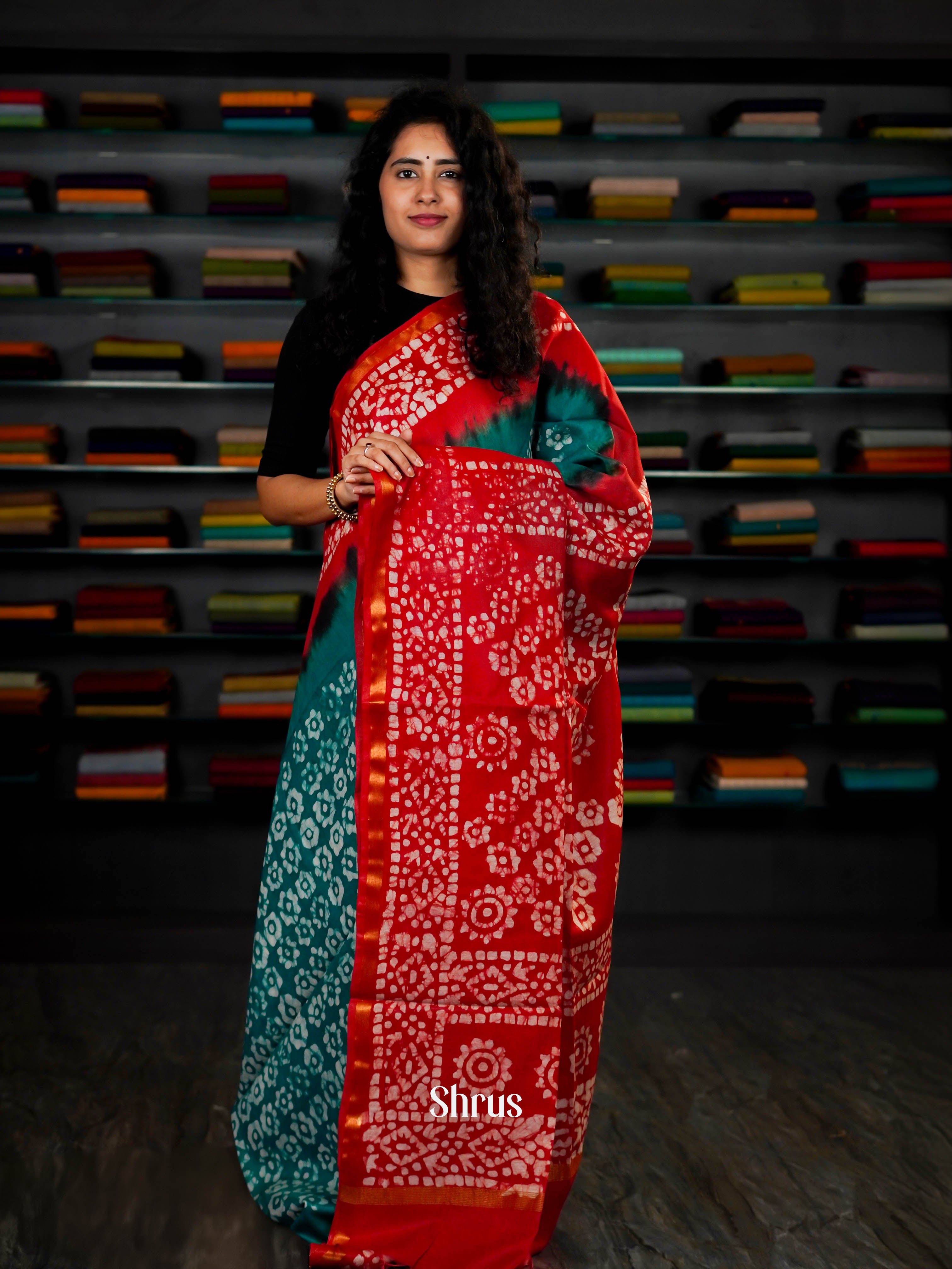 Green & Red - Bhatik Saree - Shop on ShrusEternity.com