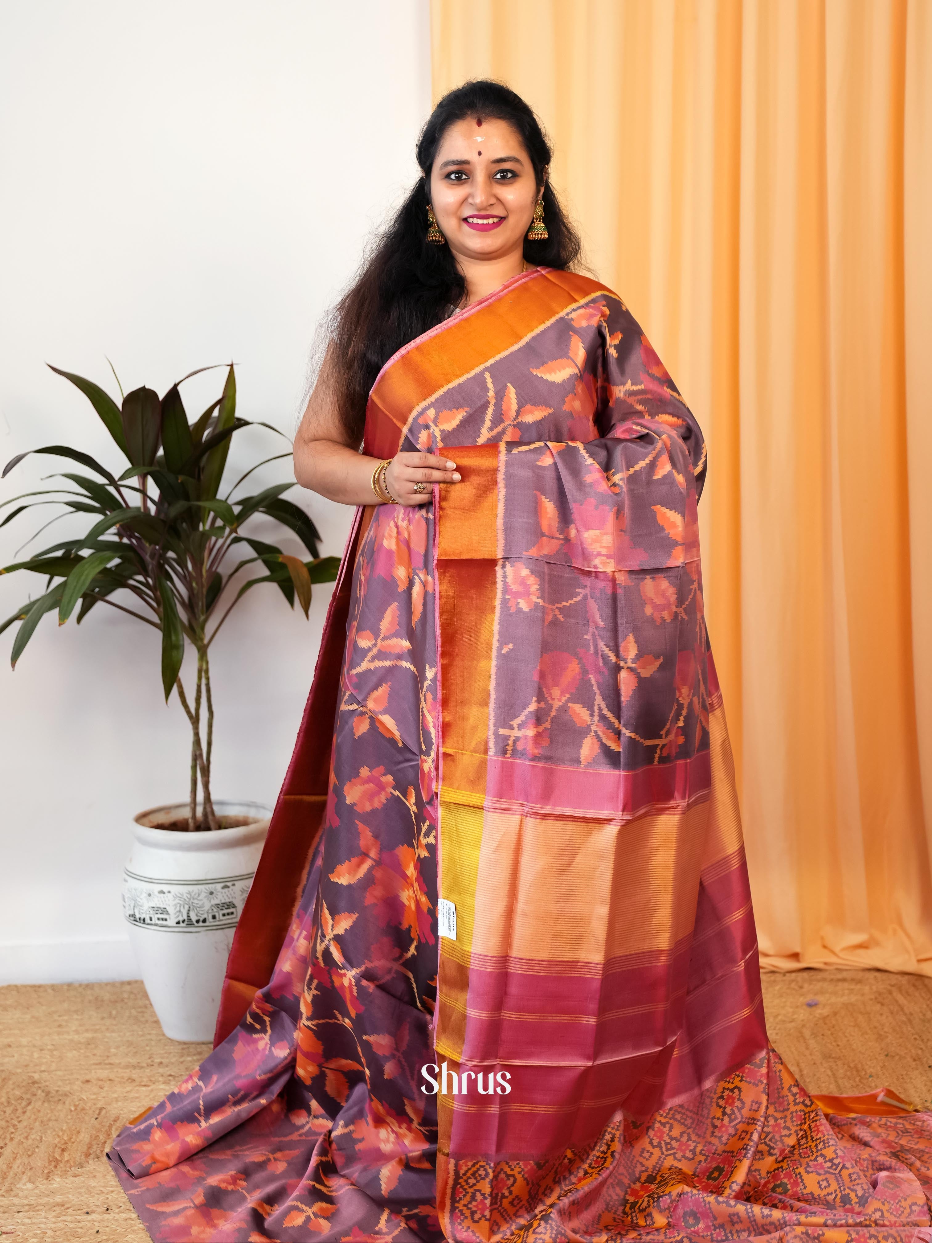 CHS22017 - Rajkot Patola Saree - Shop on ShrusEternity.com
