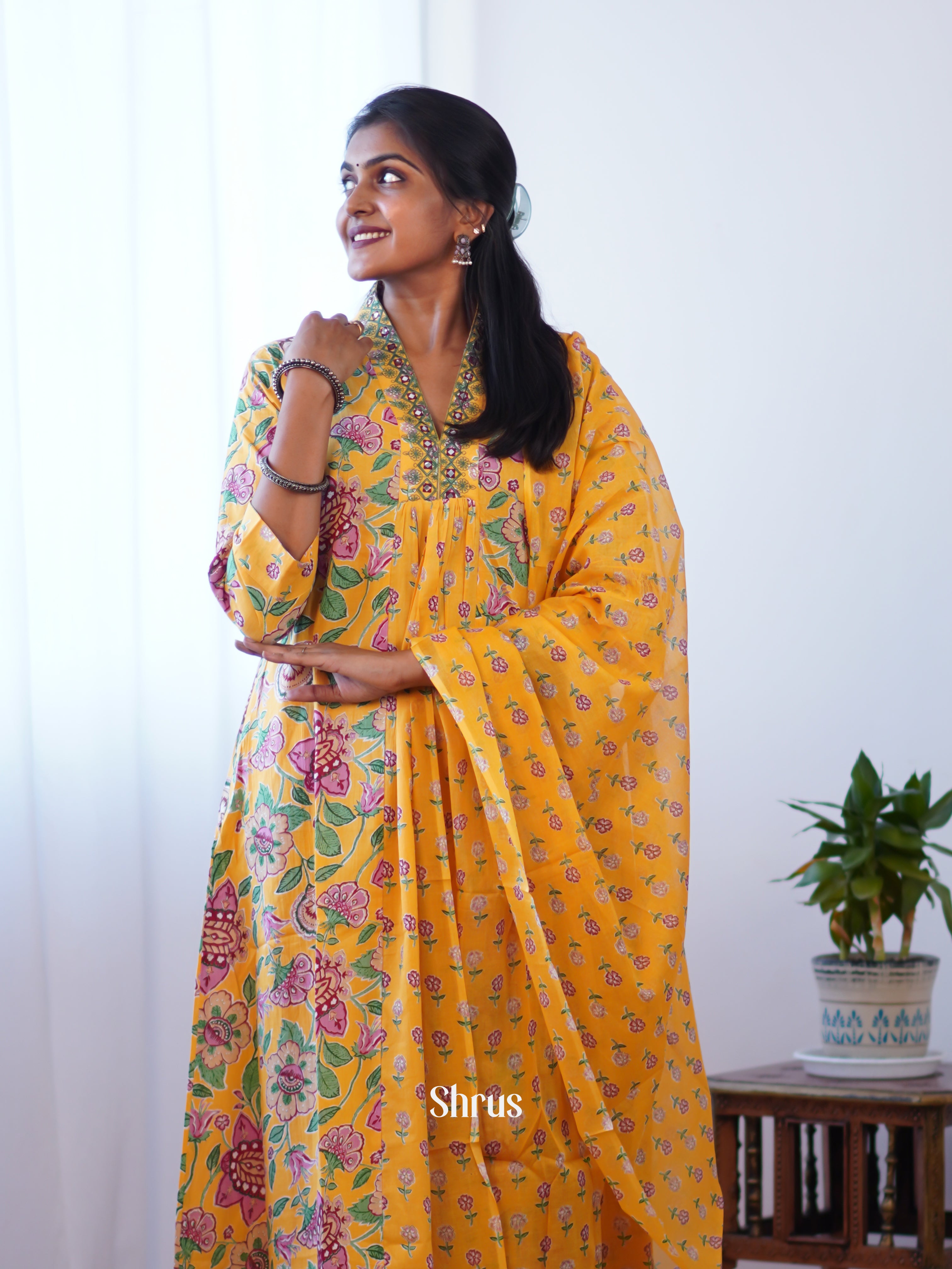 Mustad & Pink -Floral Printed 3 pc Readymade Suits - Shop on ShrusEternity.com