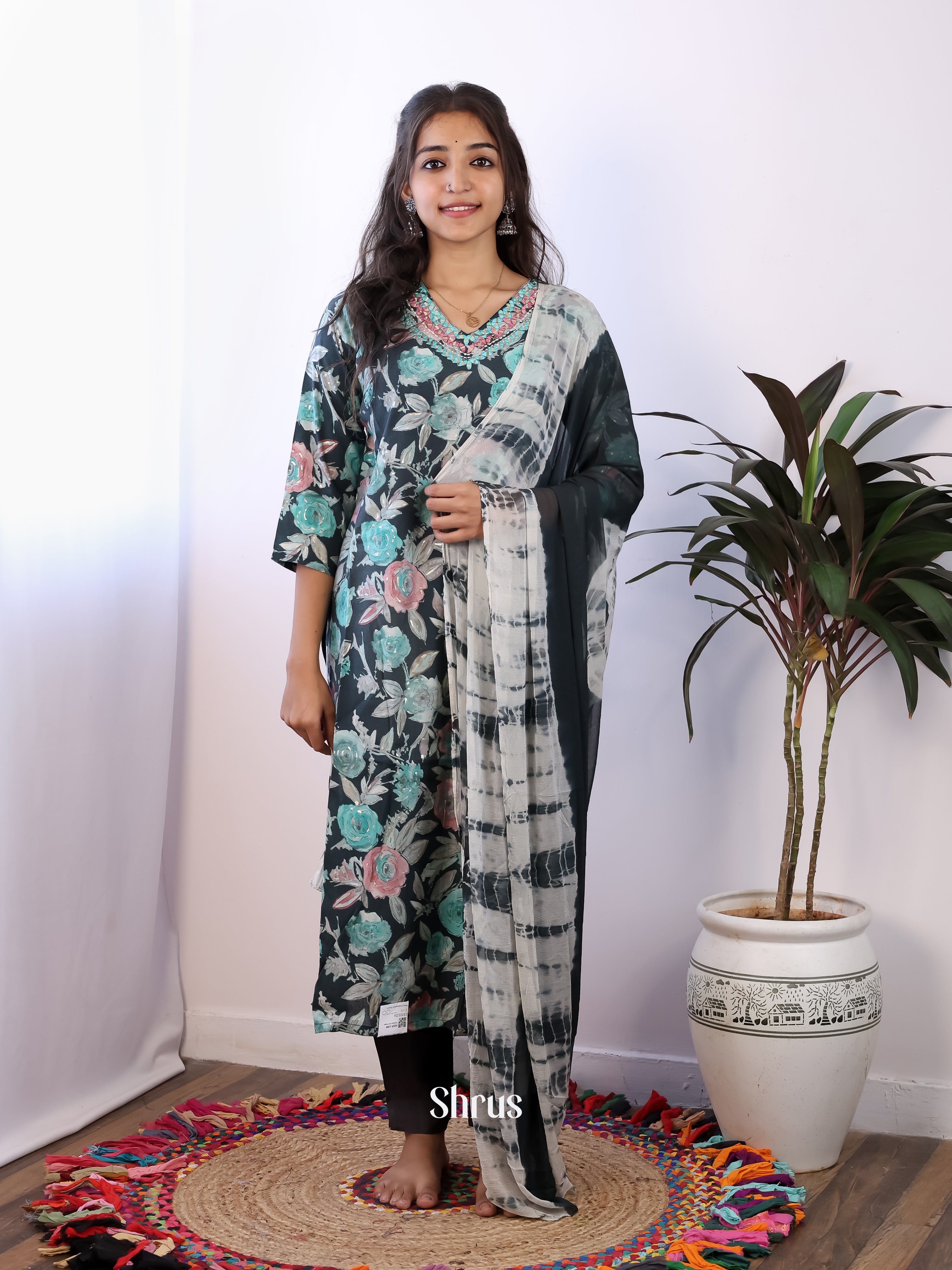 Green - 3pc Readymade Suits - Shop on ShrusEternity.com