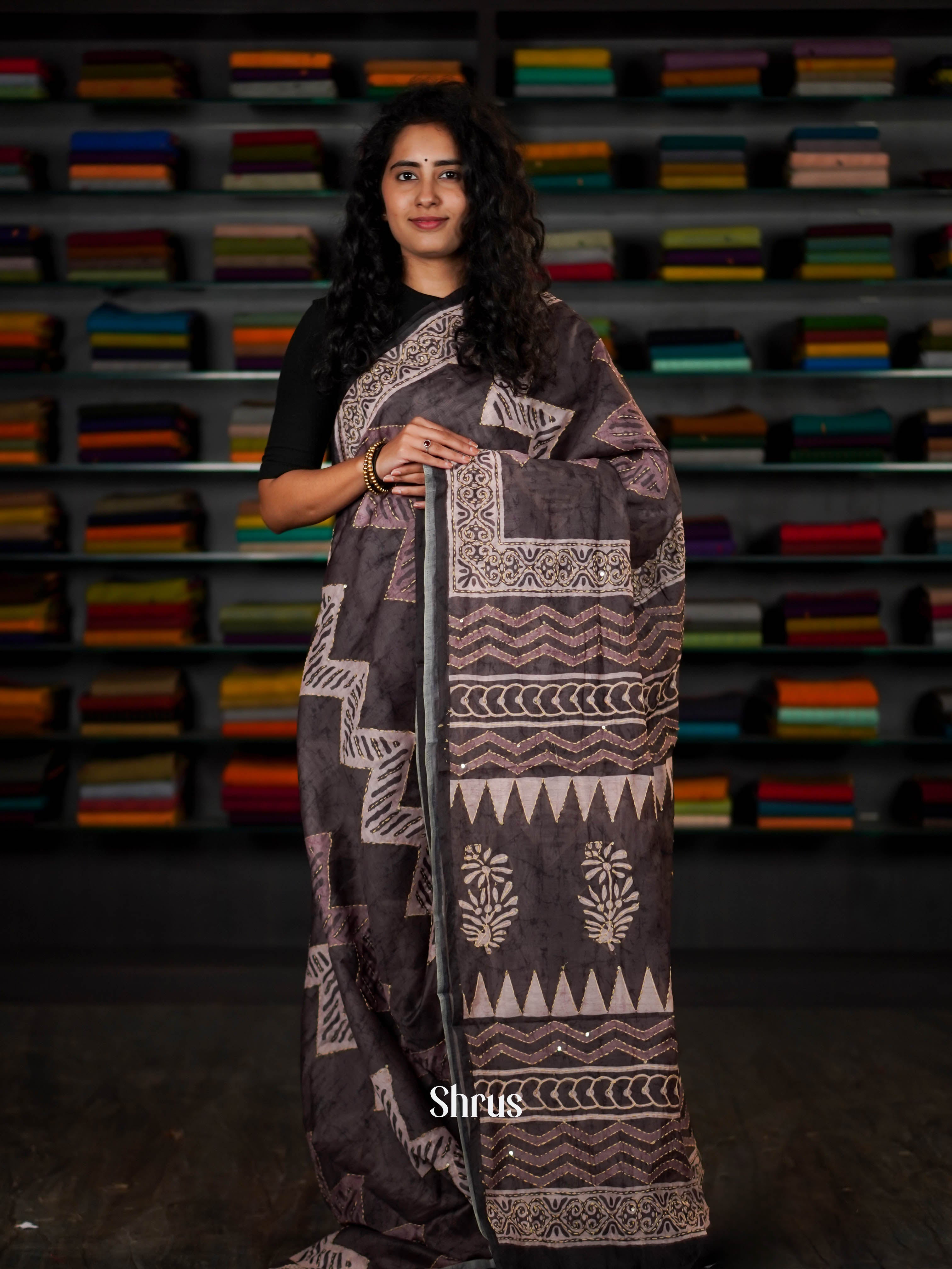 Grey & Peach - Semi Kantha Saree - Shop on ShrusEternity.com