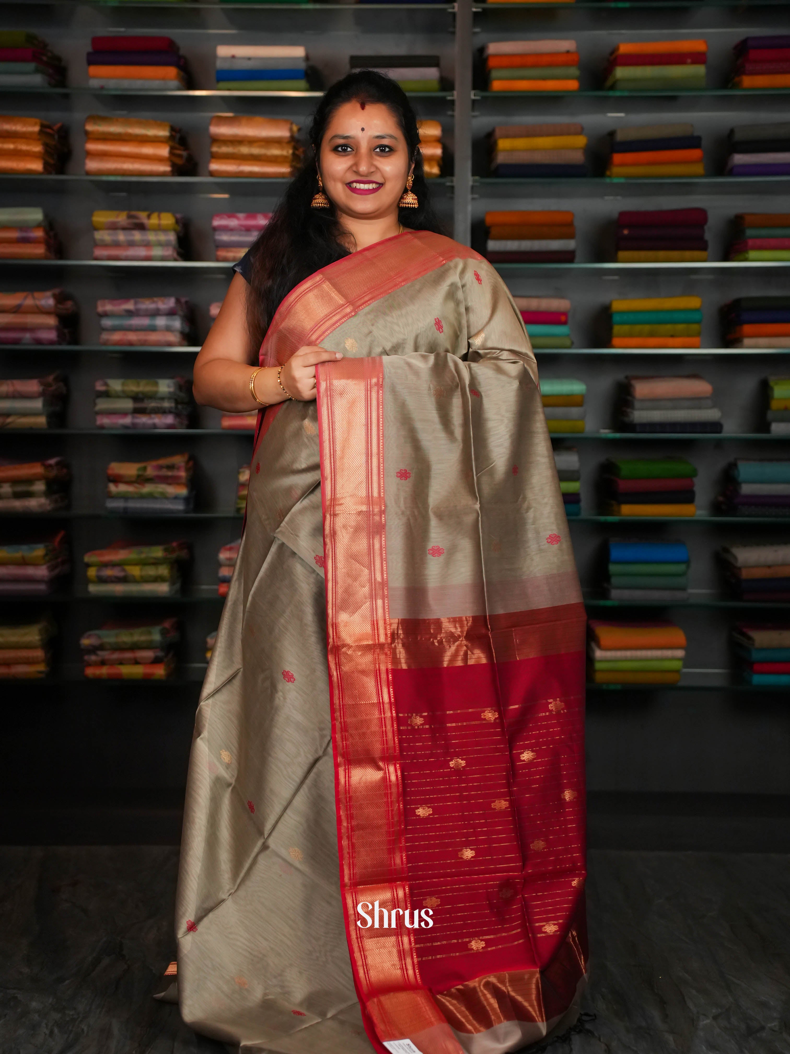 Grey Red Maheshwari silkcotton Saree - Shop on ShrusEternity.com