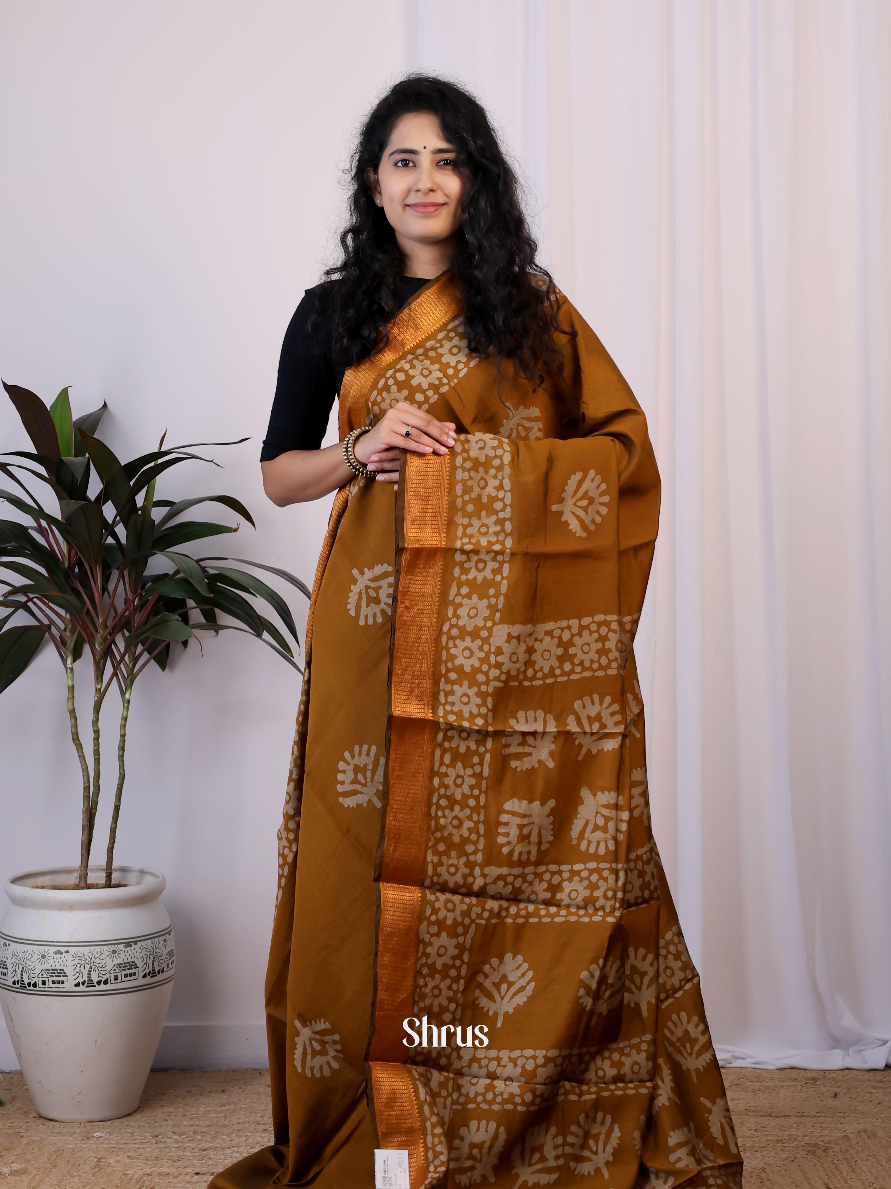 Golden Brown- Semi Chanderi Saree - Shop on Shrus.com