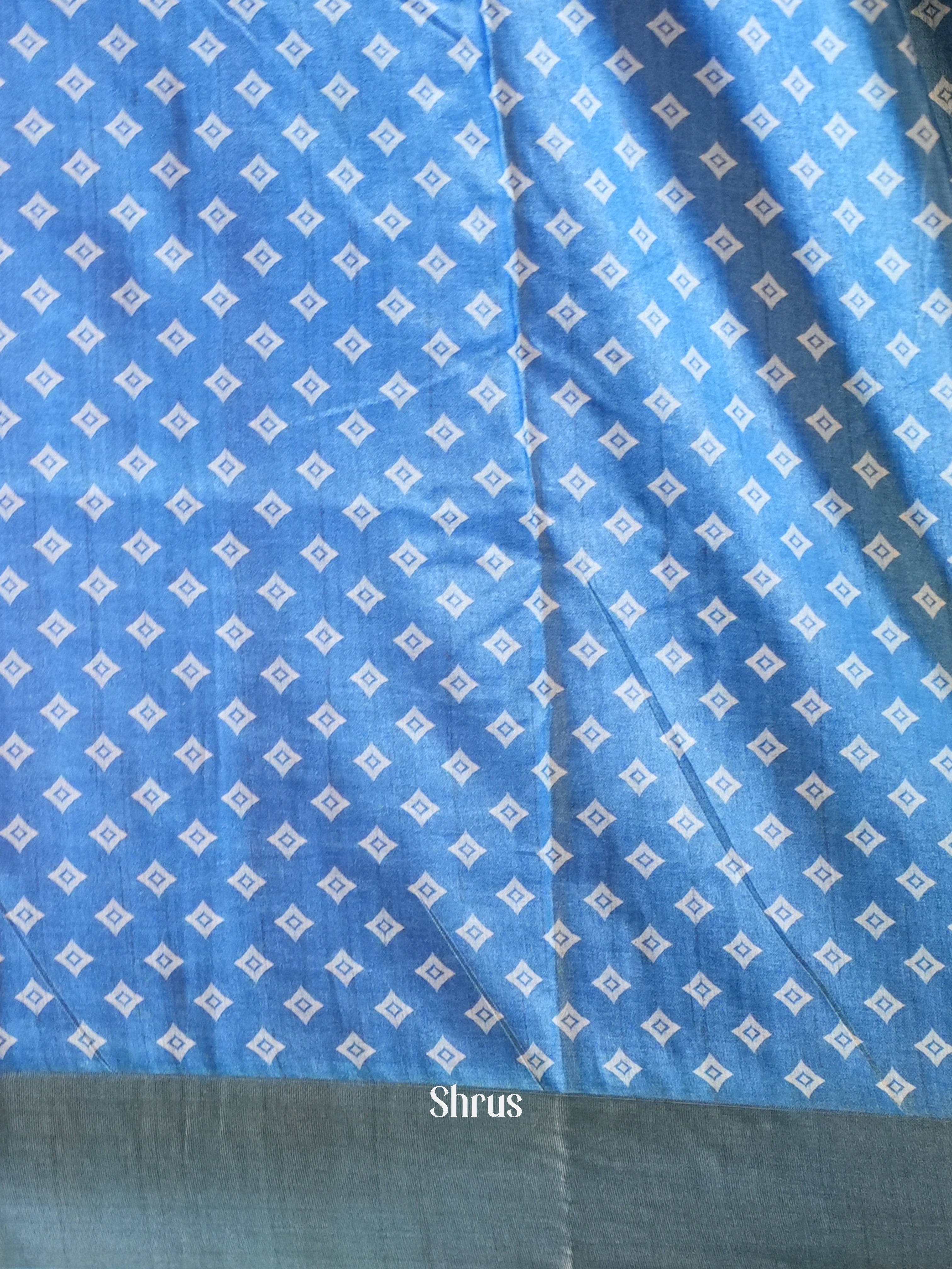CIS06471 - Printed Tussar Saree - Shop on Shrus.com