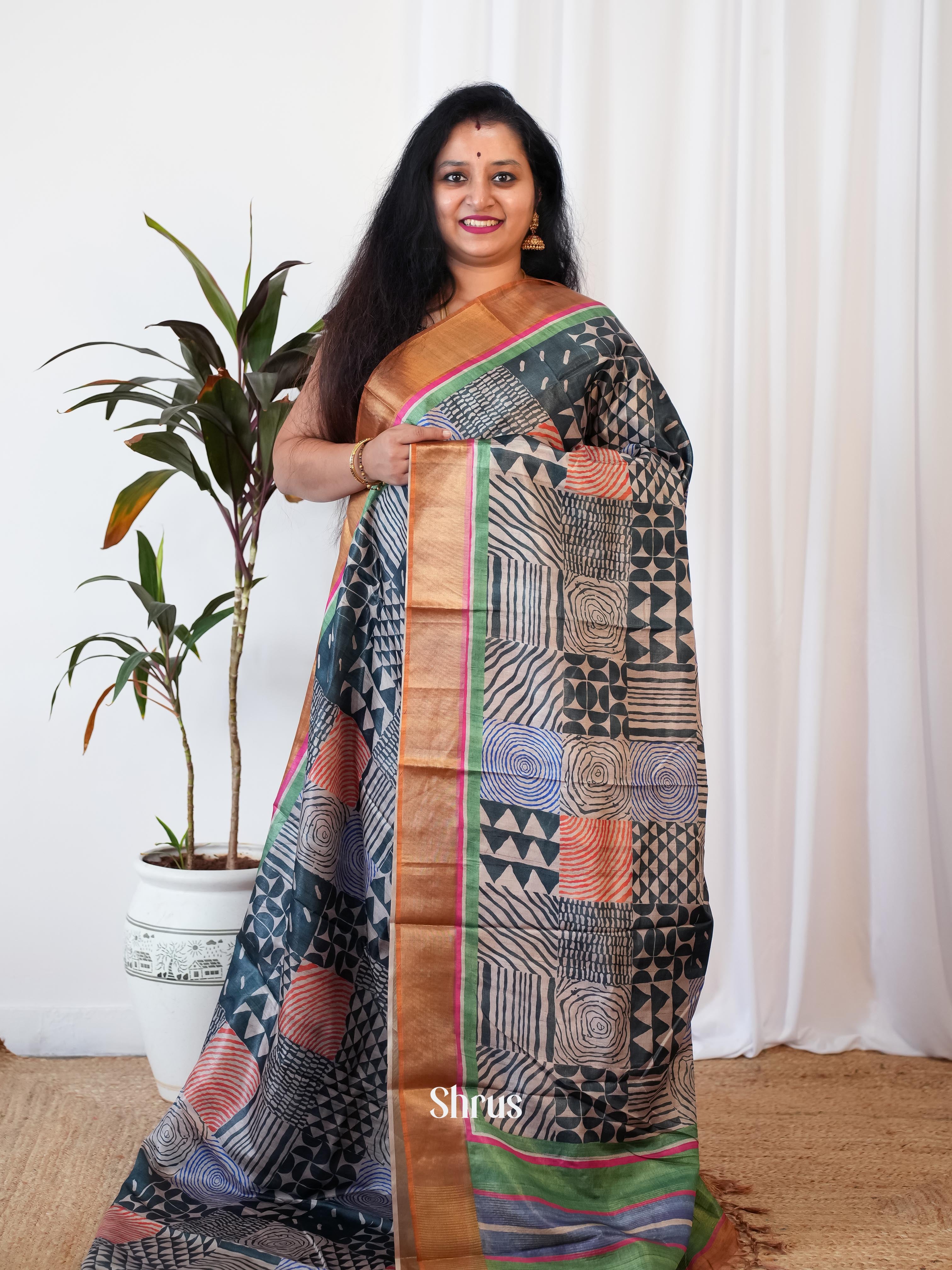 CIS06483 - Printed Tussar Saree - Shop on Shrus.com