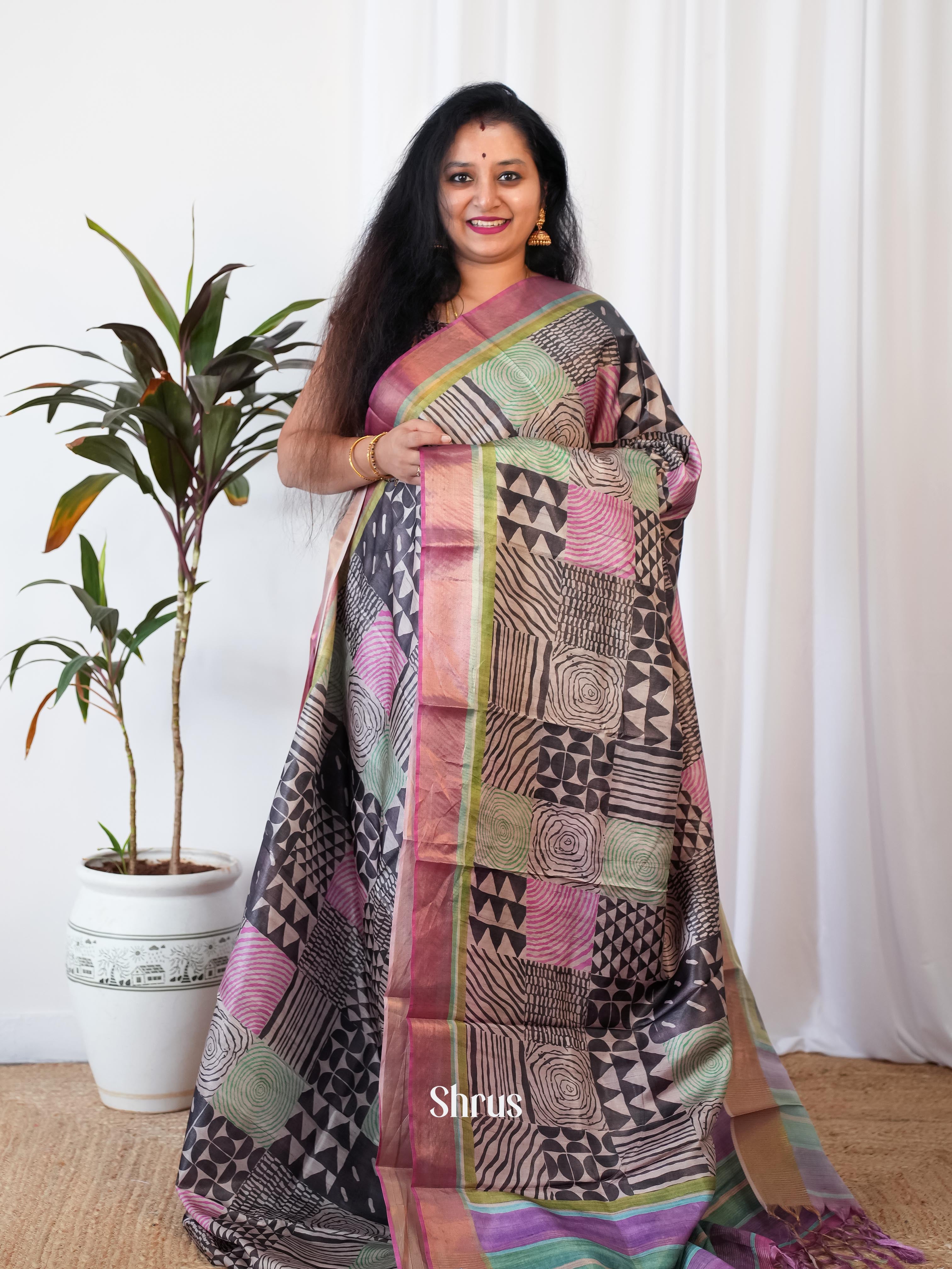 CIS06488 - Printed Tussar Saree - Shop on Shrus.com