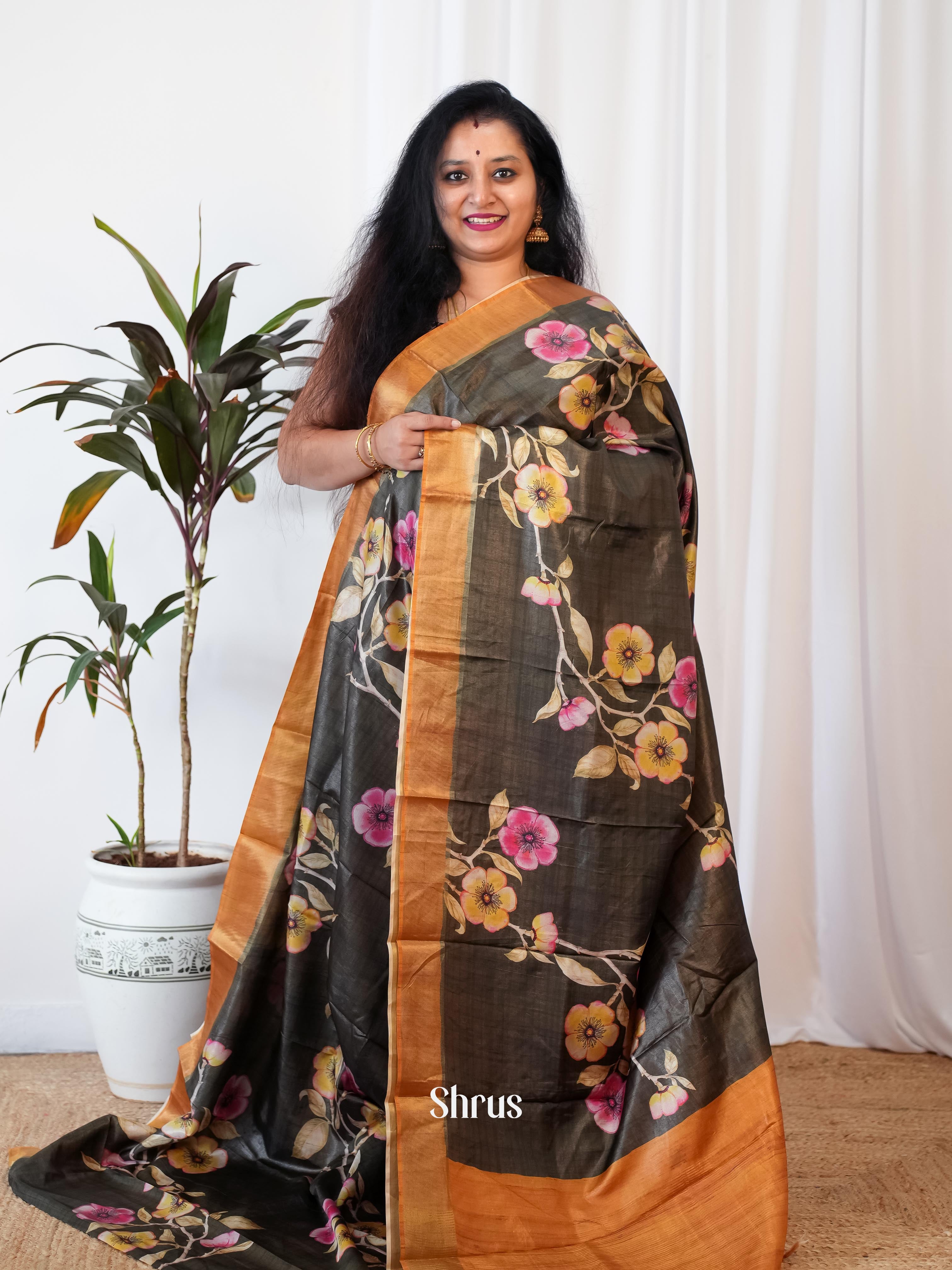 CIS06505 - Printed Tussar Saree - Shop on Shrus.com