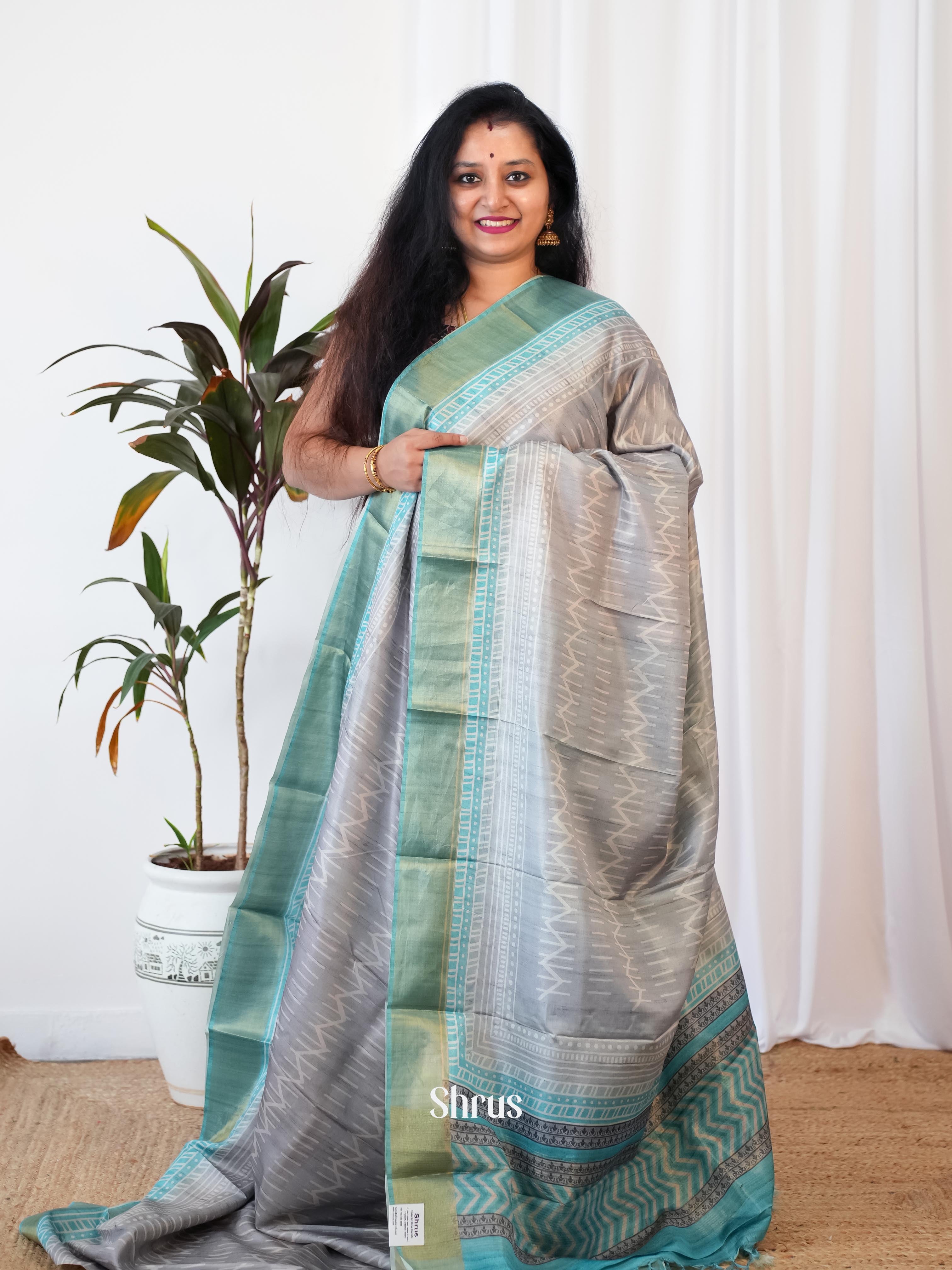 CIS06515 - Printed Tussar Saree - Shop on Shrus.com