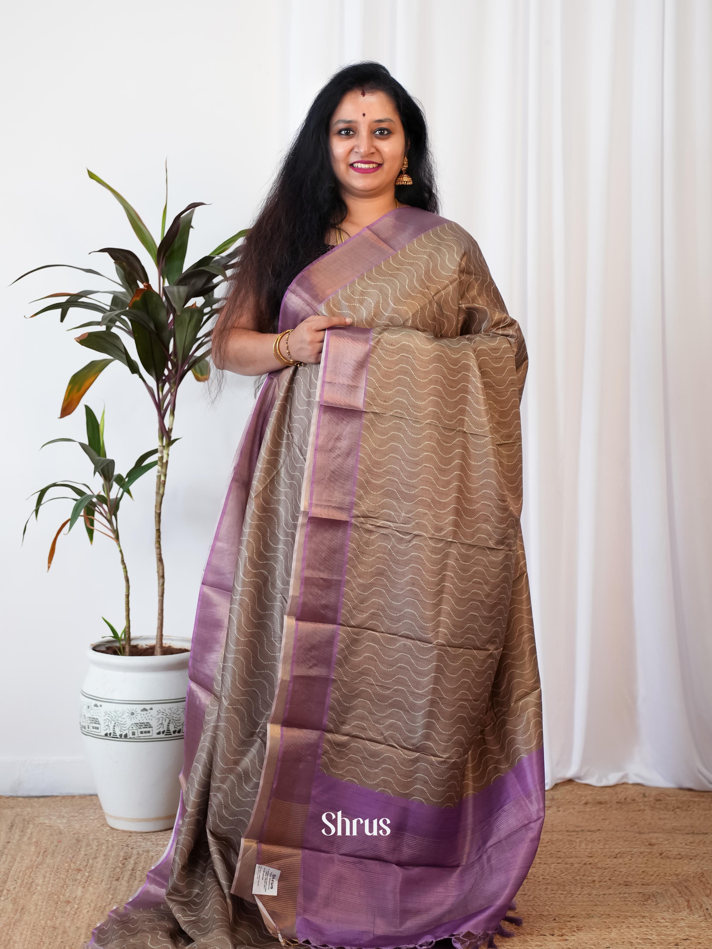 CIS06522 - Printed Tussar Saree - Shop on Shrus.com