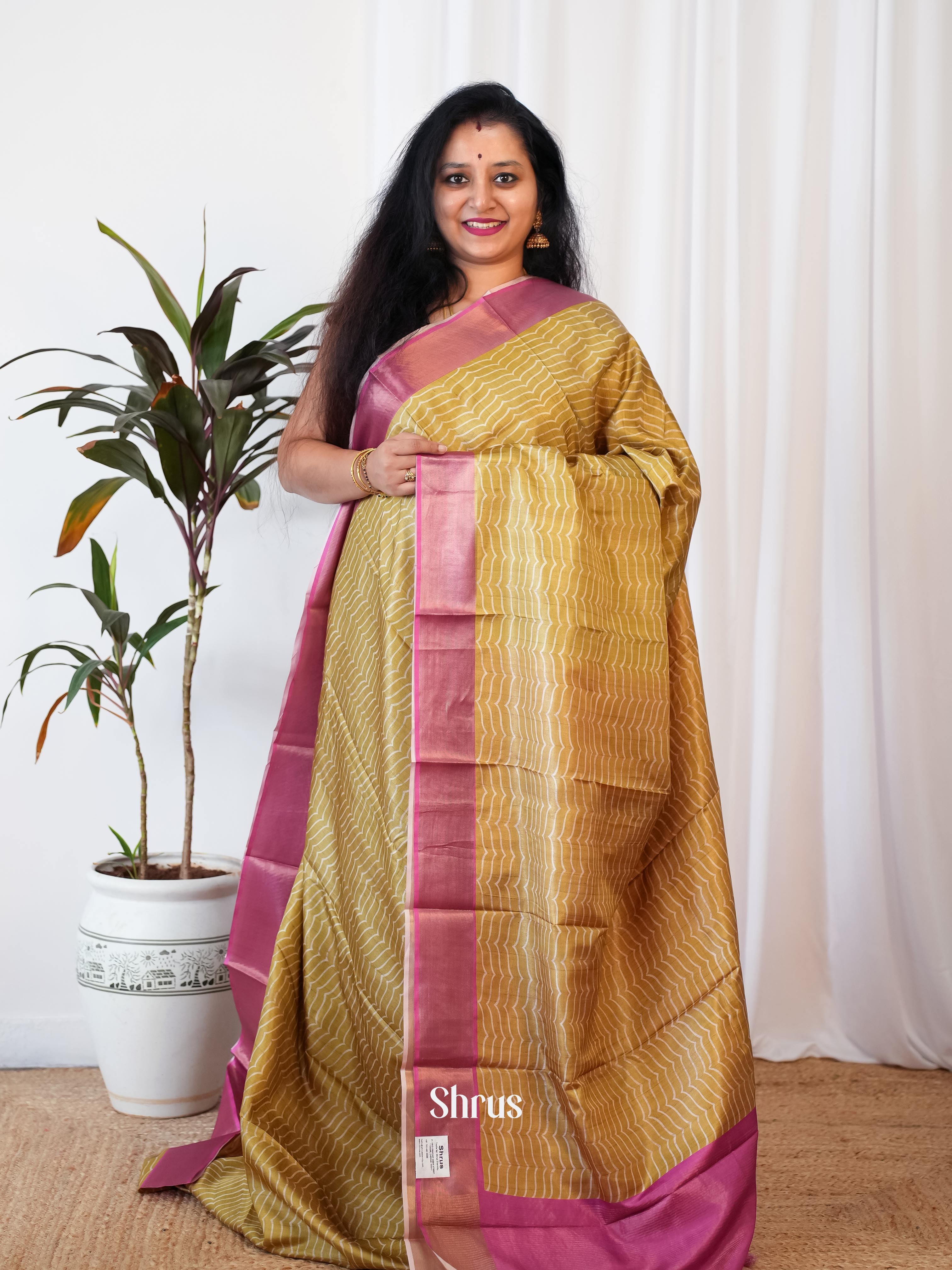 CIS06538 - Printed Tussar Saree - Shop on Shrus.com