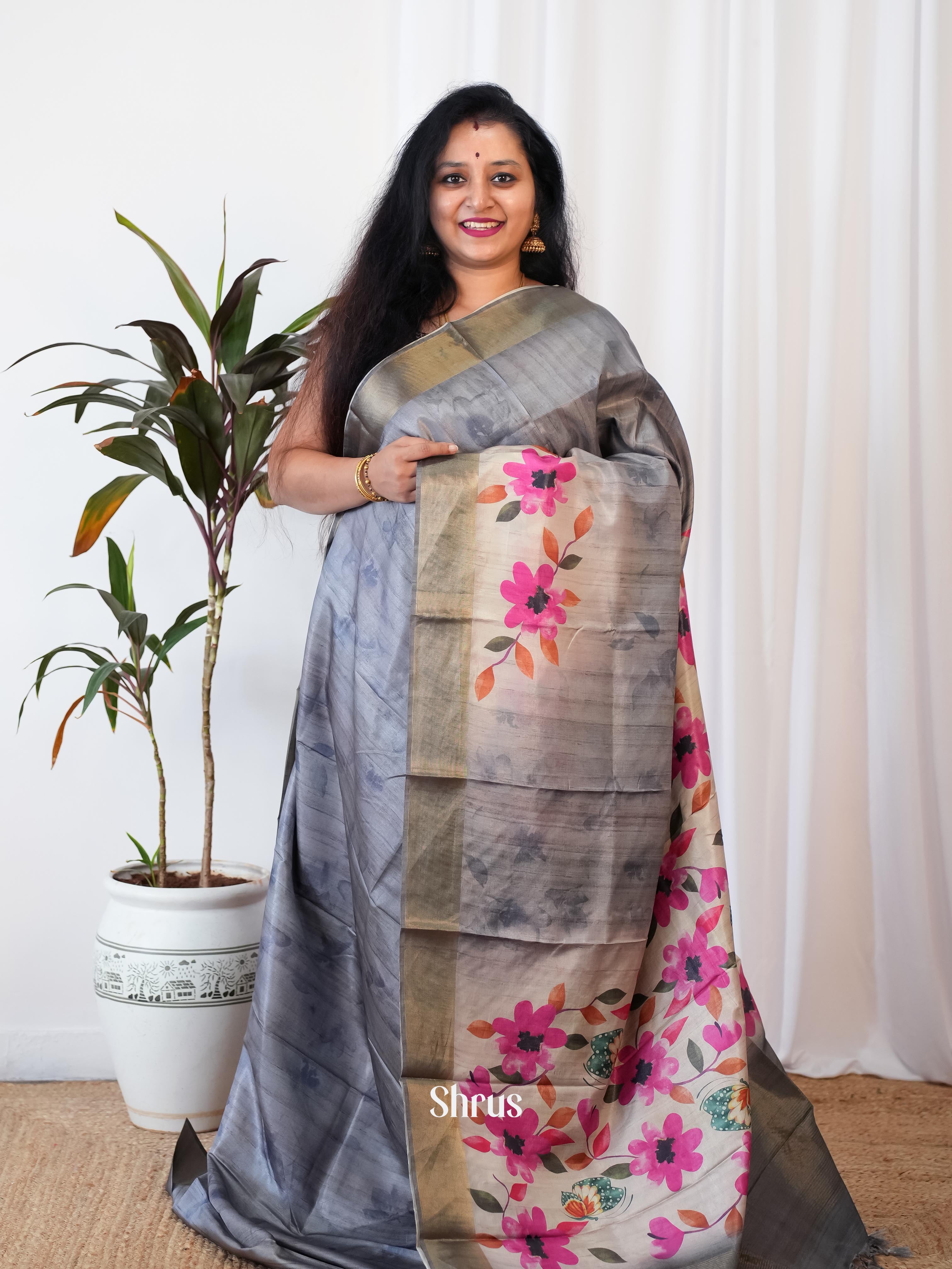 grey - Printed Tussar Saree - Shop on Shrus.com