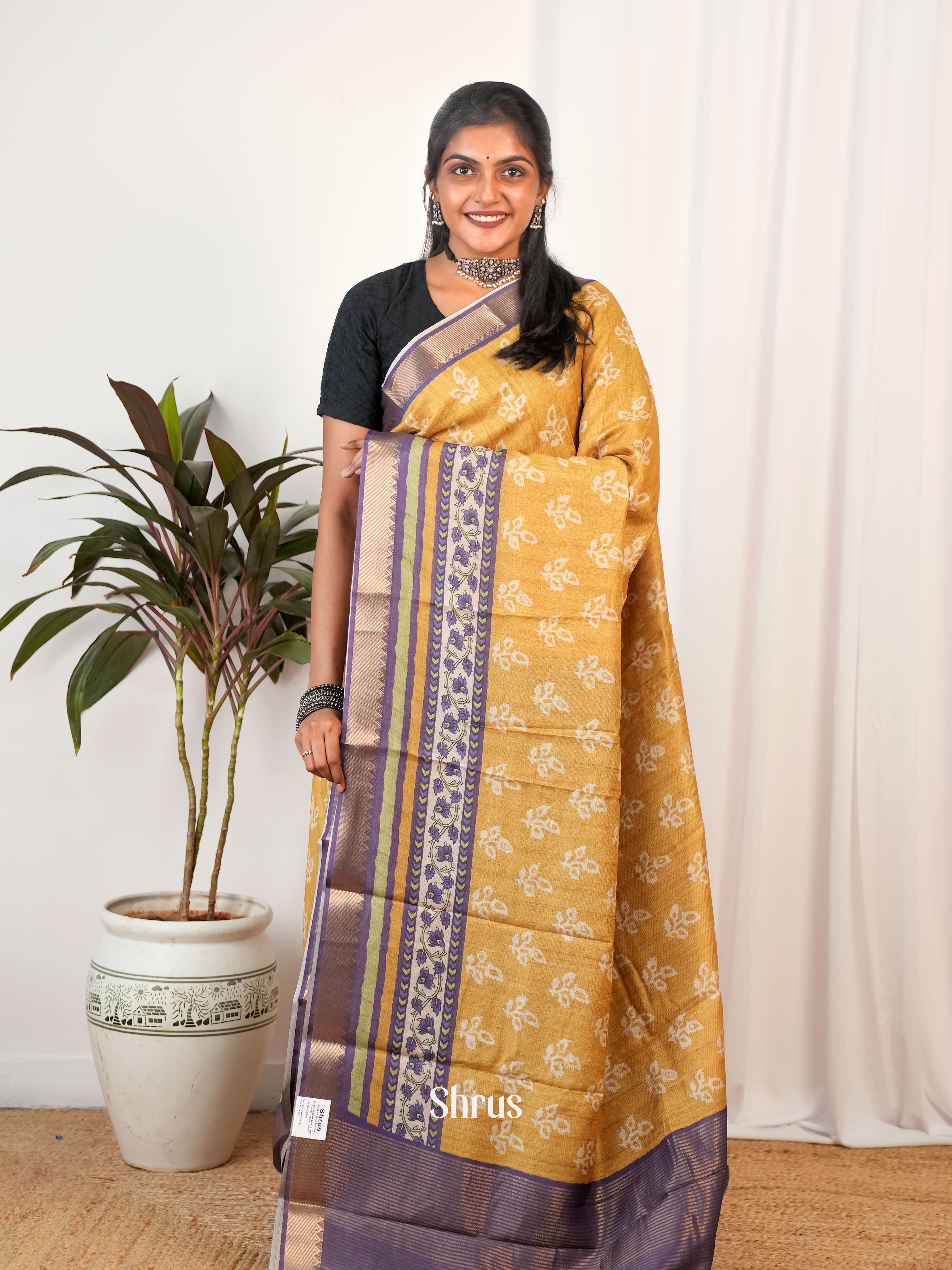 CIS06584 - Semi Chanderi Saree - Shop on Shrus.com
