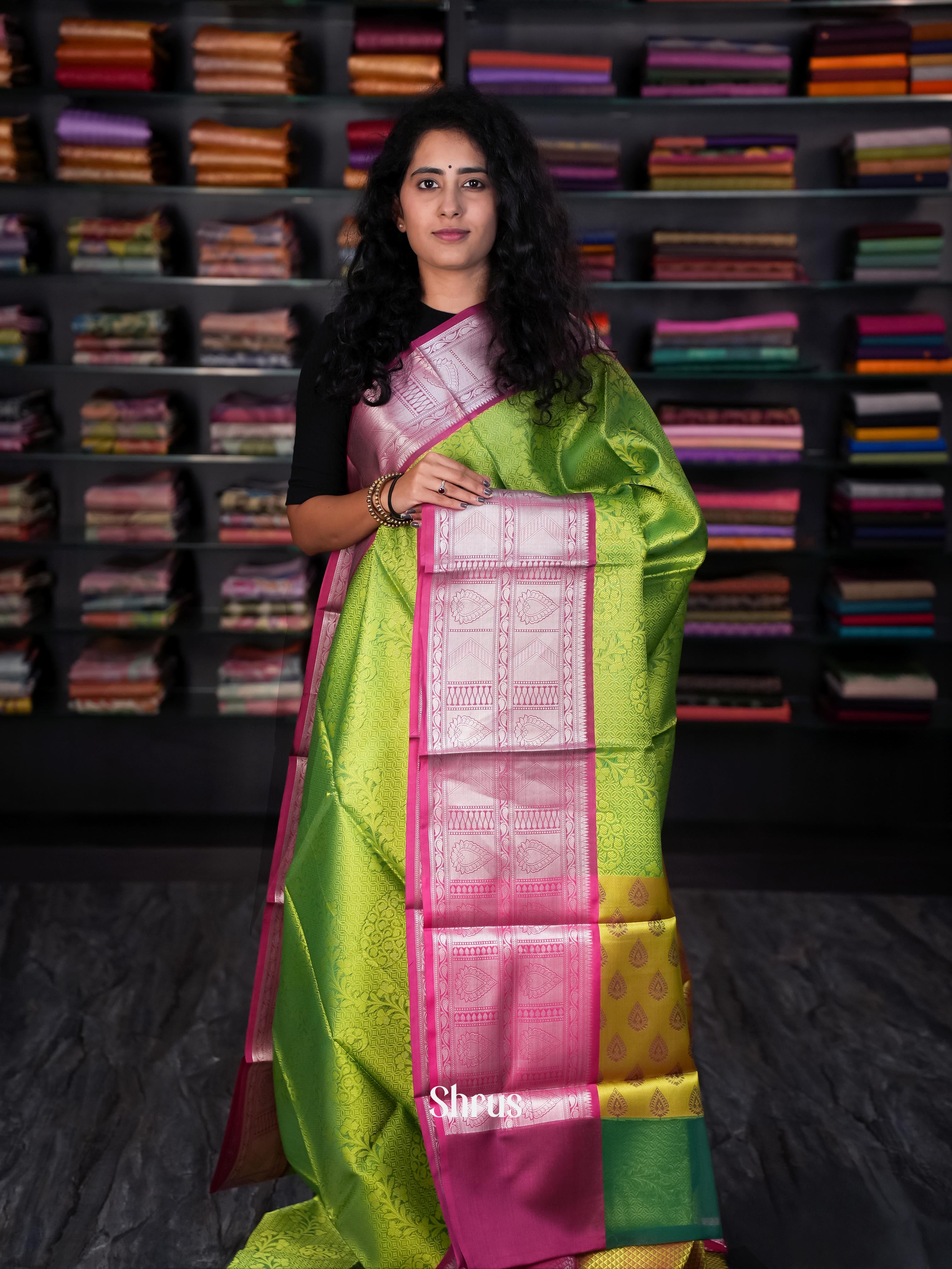 CIS09348 - Tanchoi Saree - Shop on Shrus.com