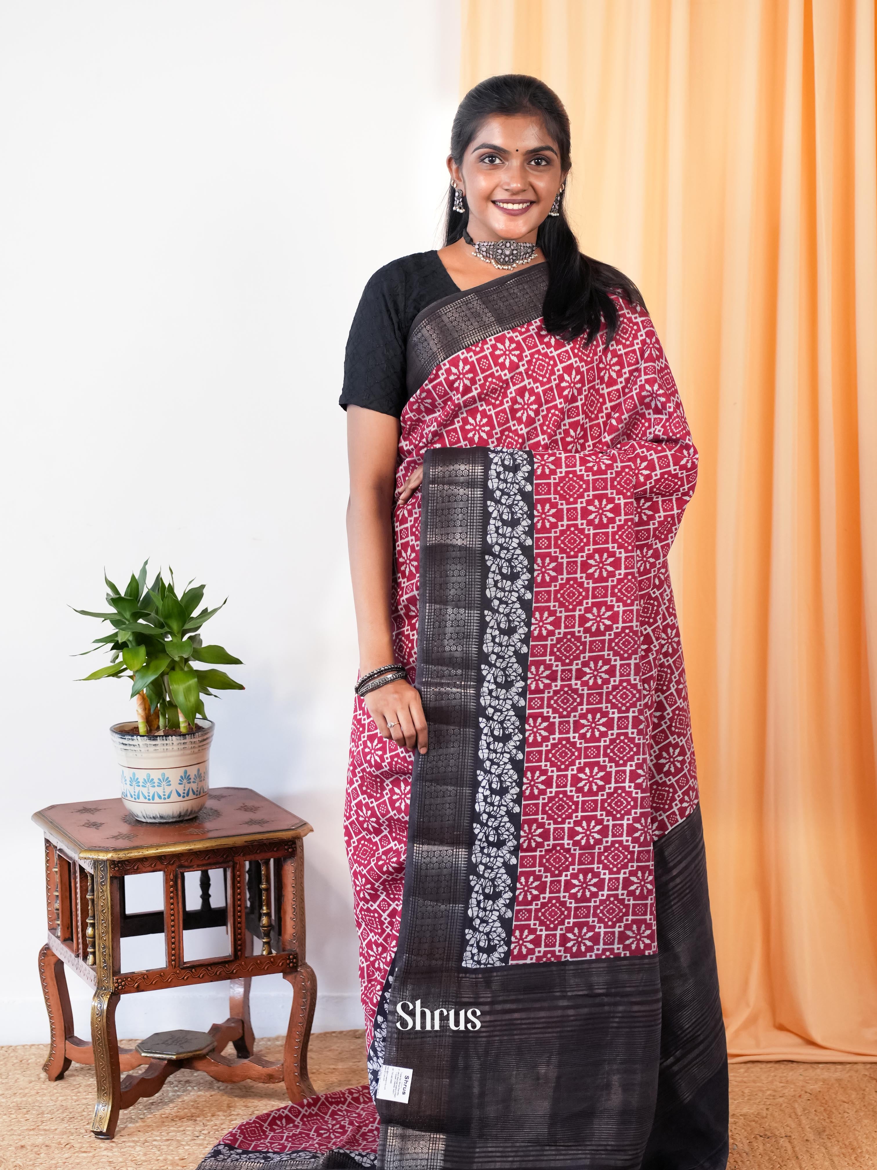 Red & Black - Art Modal Saree - Shop on Shrus.com