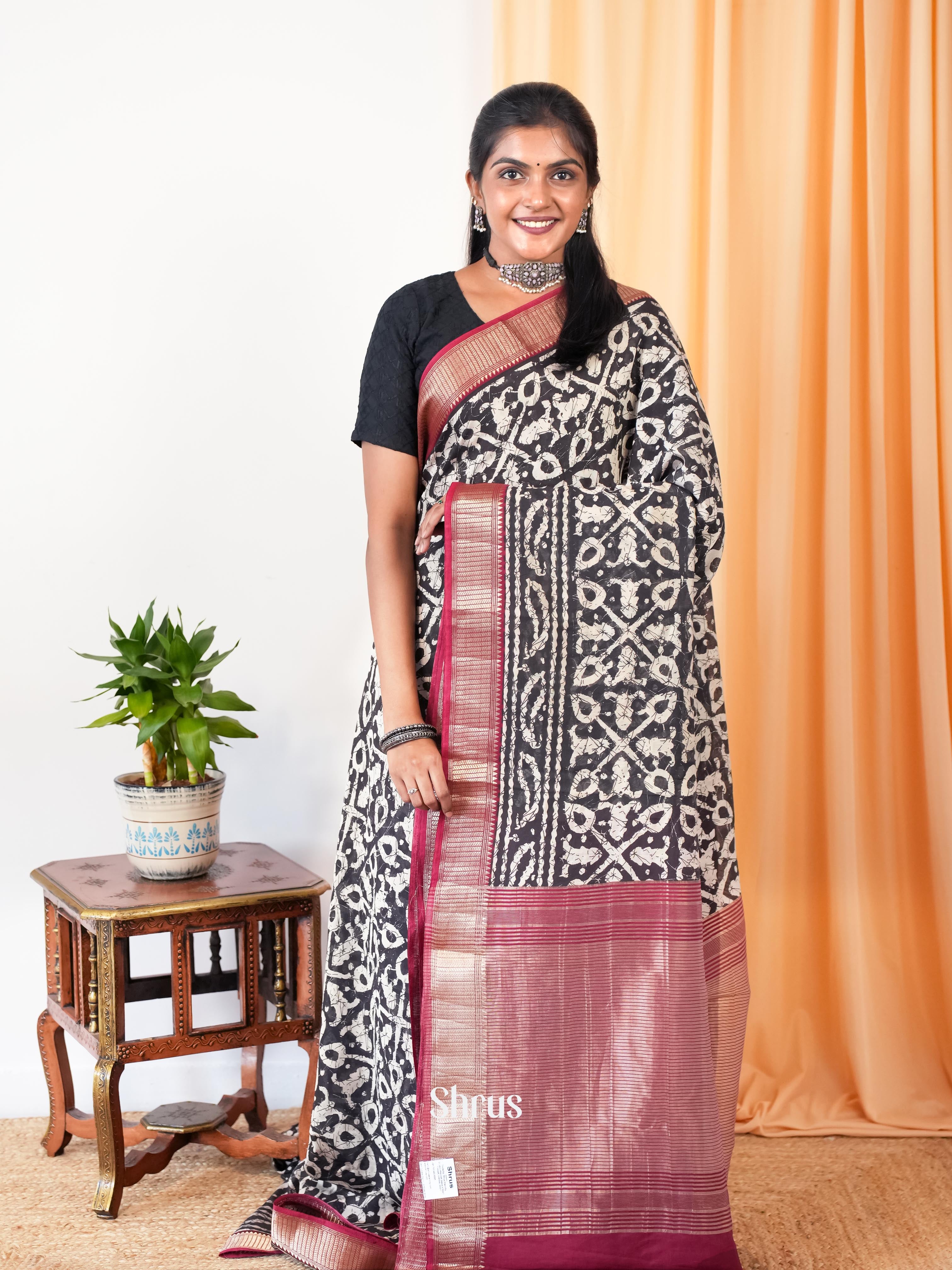 Black & Red - Art Modal Saree - Shop on Shrus.com