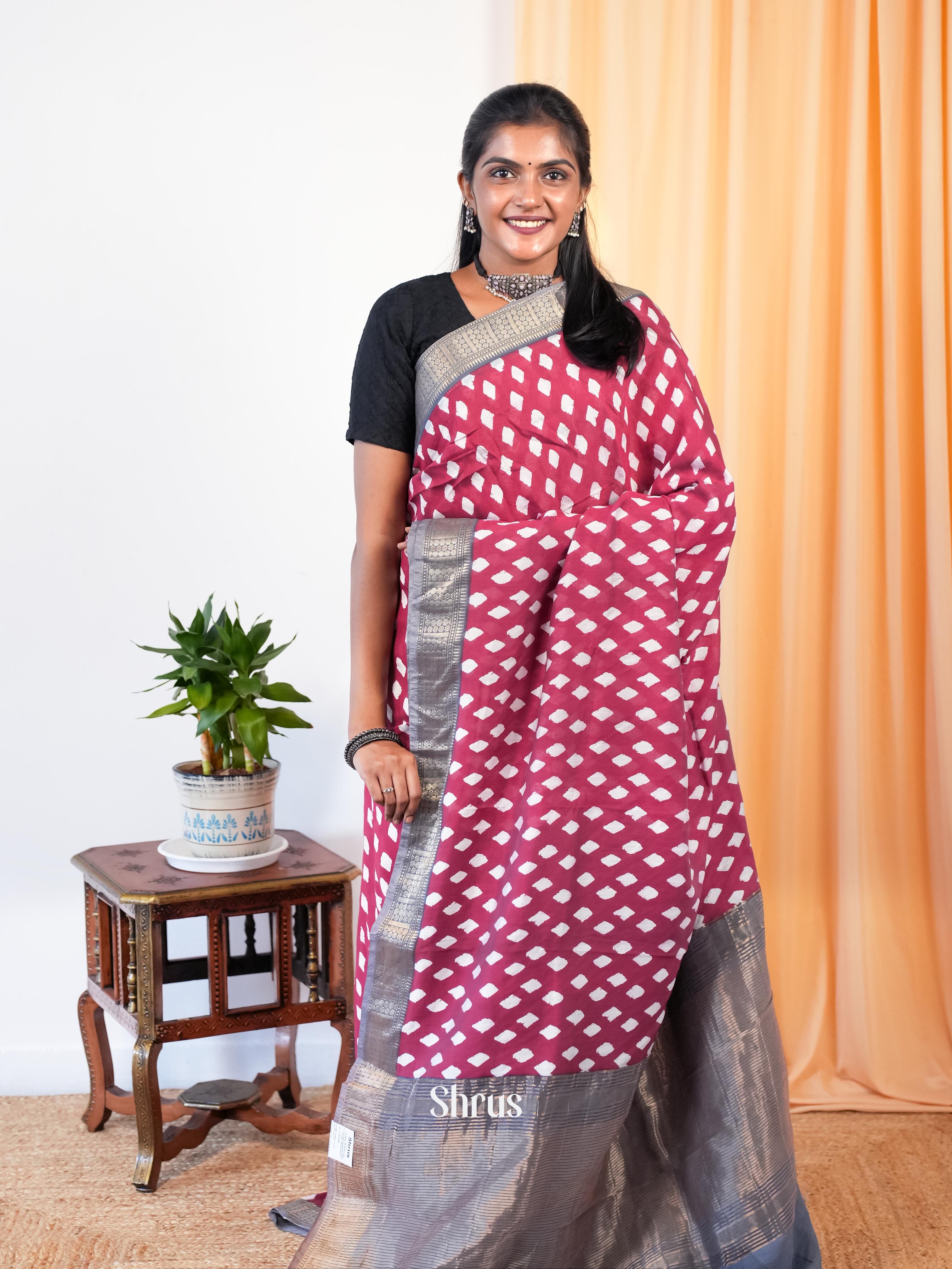 Red & Grey - Art Modal Saree - Shop on Shrus.com