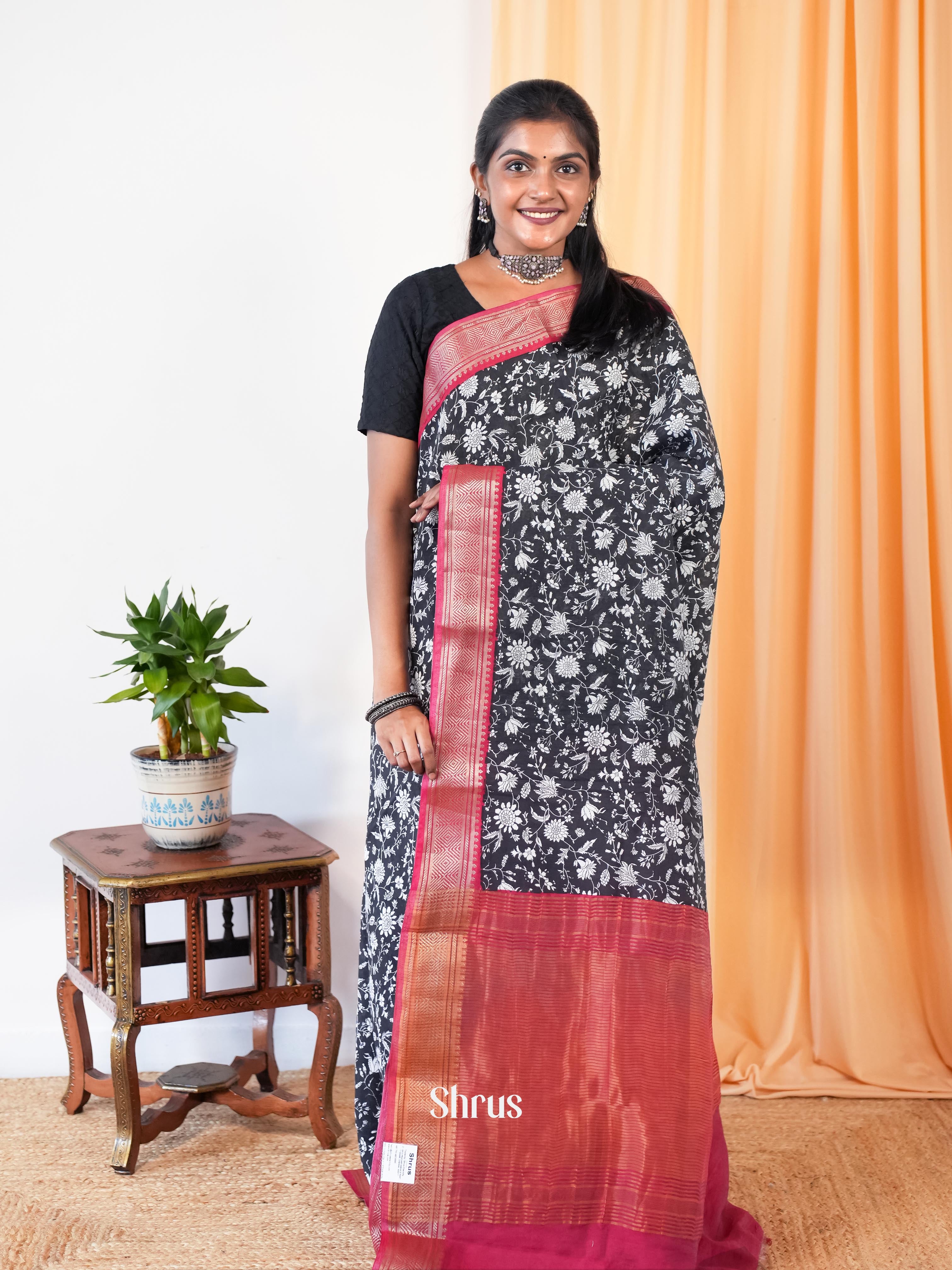 Black & Red - Art Modal Saree - Shop on Shrus.com