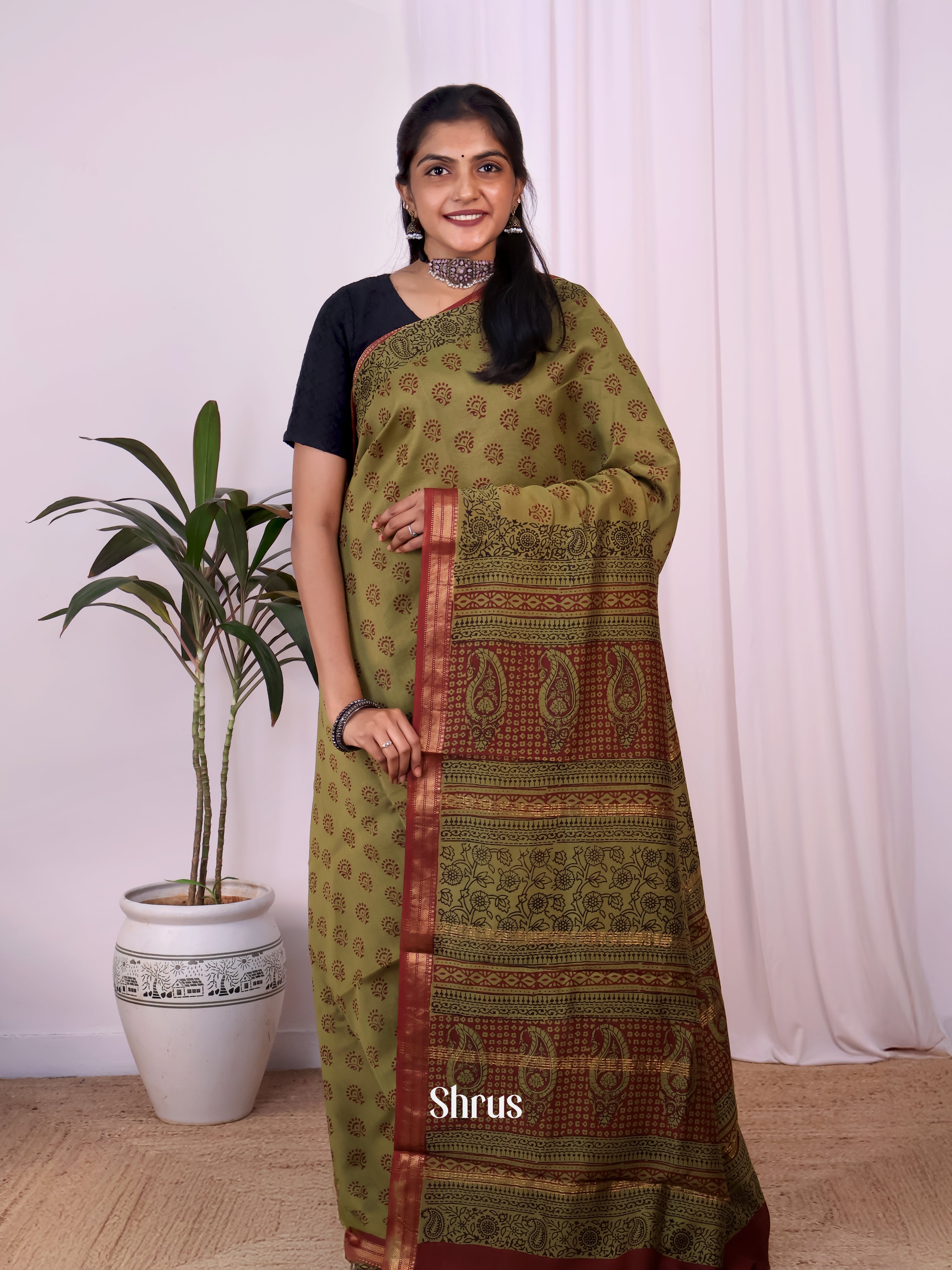 Green & Red - Maheshwari silkcotton Saree - Shop on Shrus.com