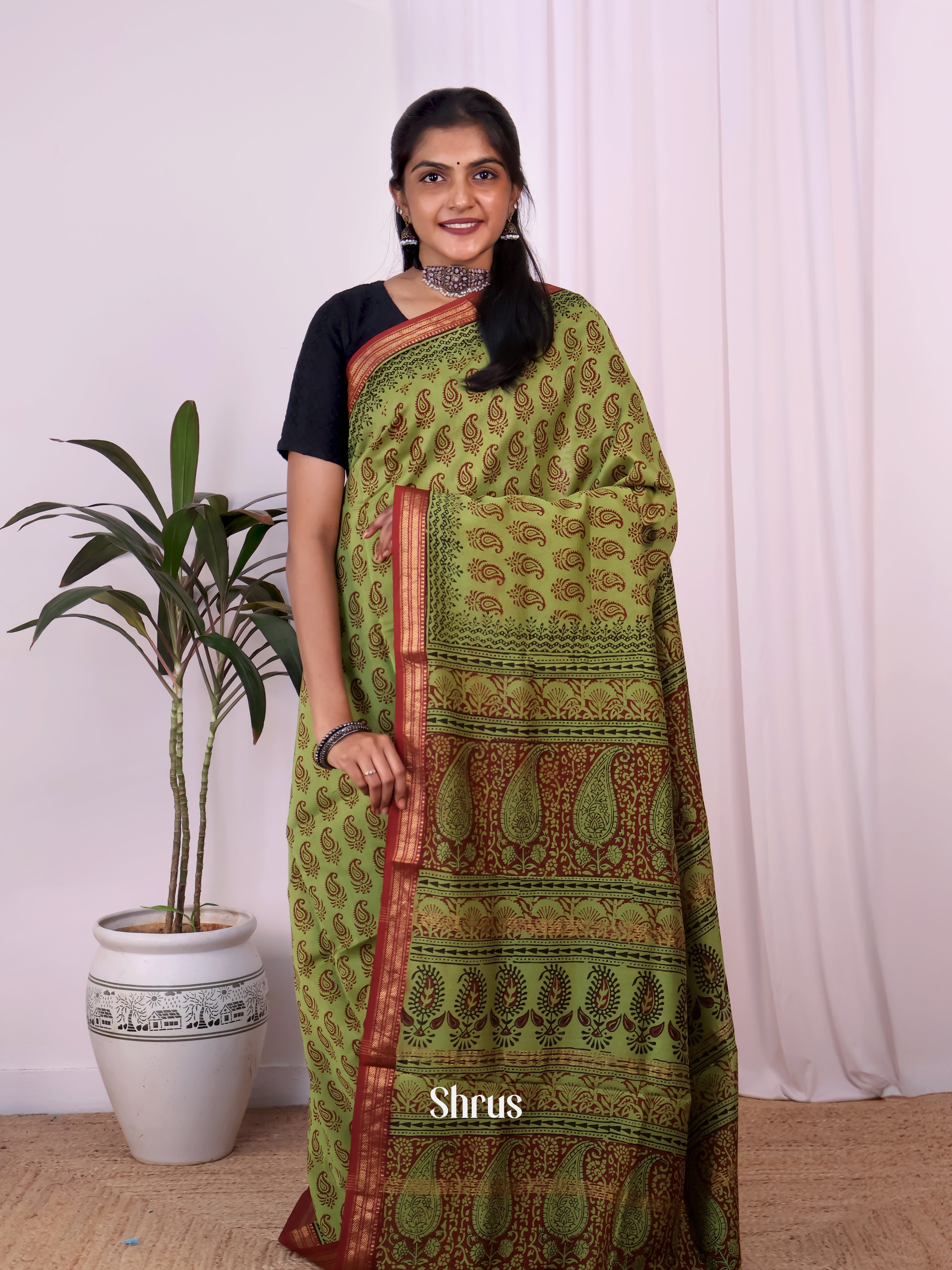 Green & Red - Maheshwari silkcotton Saree - Shop on Shrus.com