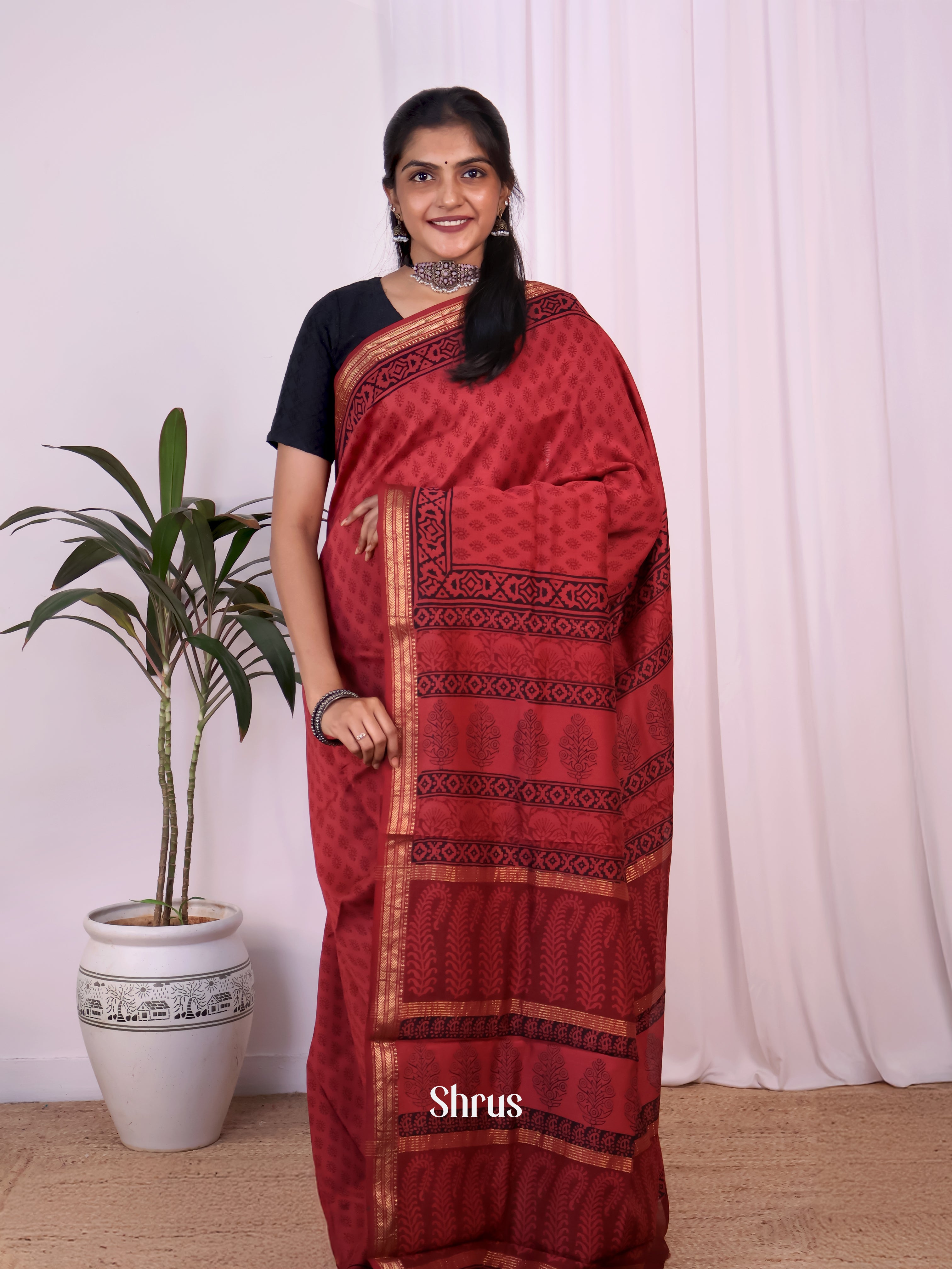 Red- Maheshwari silkcotton Saree - Shop on Shrus.com