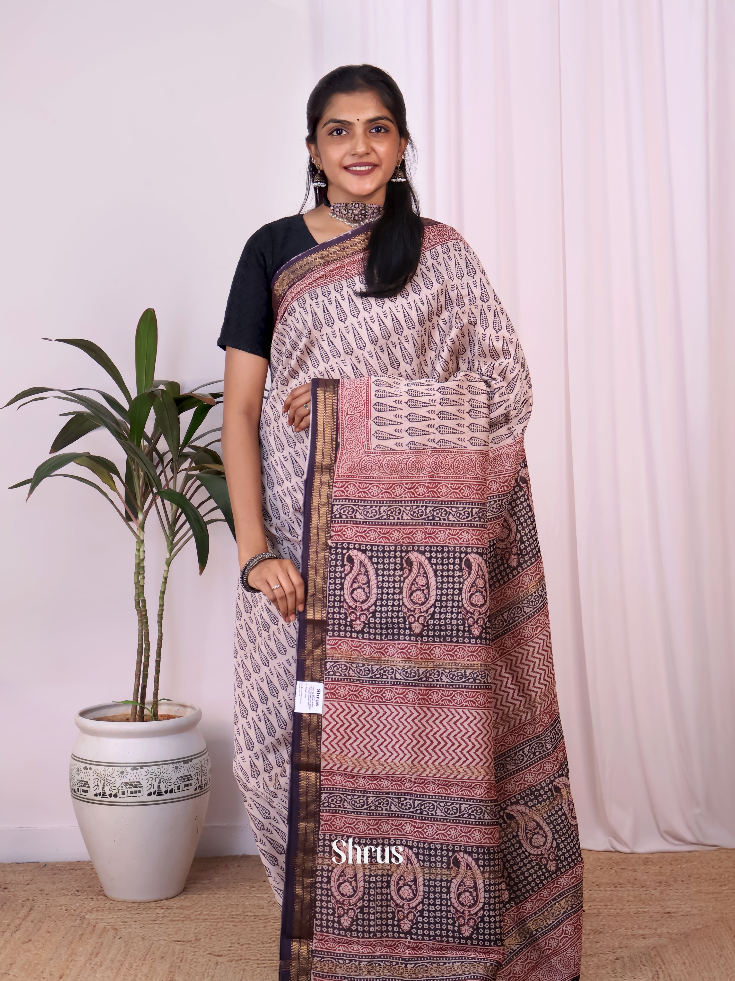 Lite Pink & Black - Maheshwari silkcotton Saree - Shop on Shrus.com