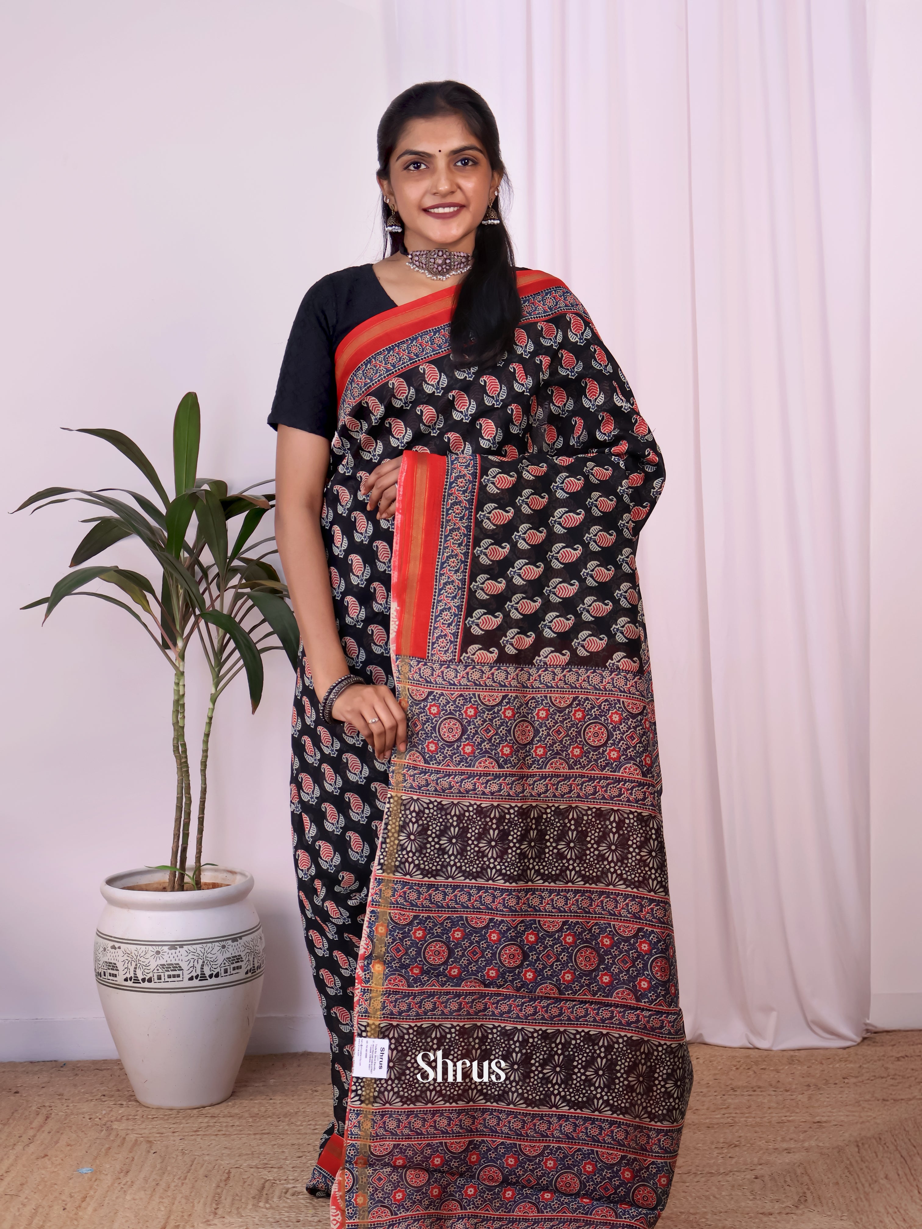 Black & Red- Maheshwari silkcotton Saree - Shop on Shrus.com