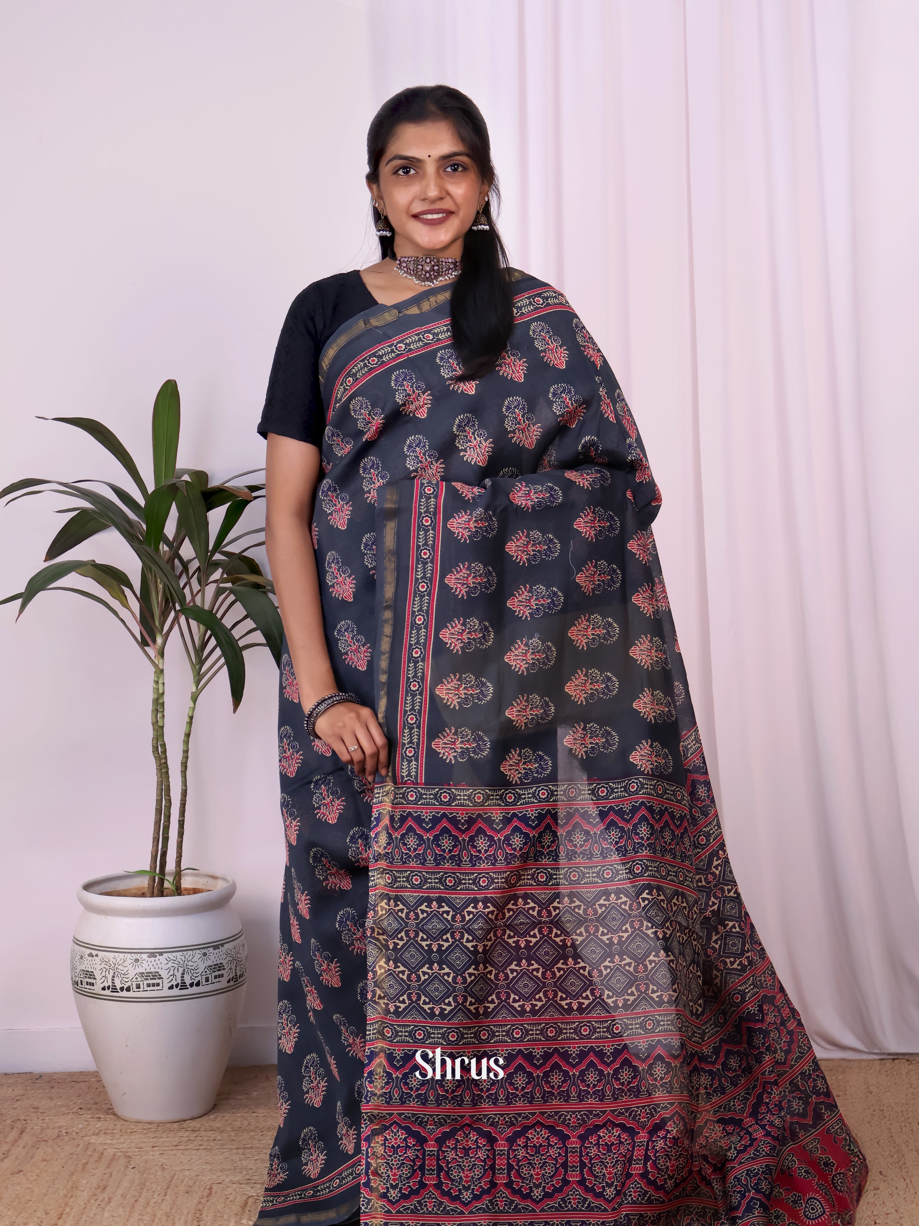 Grey & Pink - Maheshwari silkcotton Saree - Shop on Shrus.com