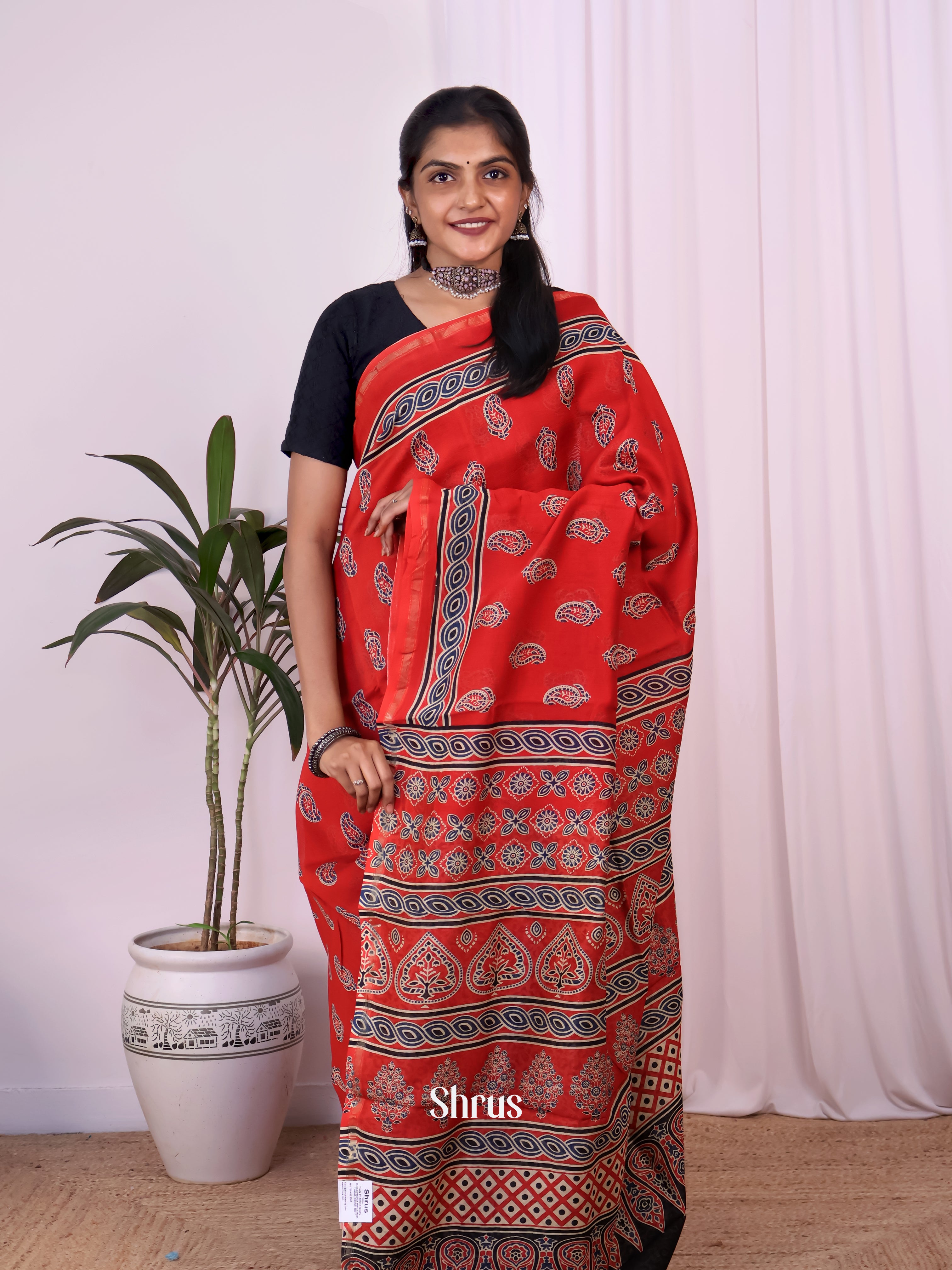 Red & Cream- Maheshwari silkcotton Saree - Shop on Shrus.com
