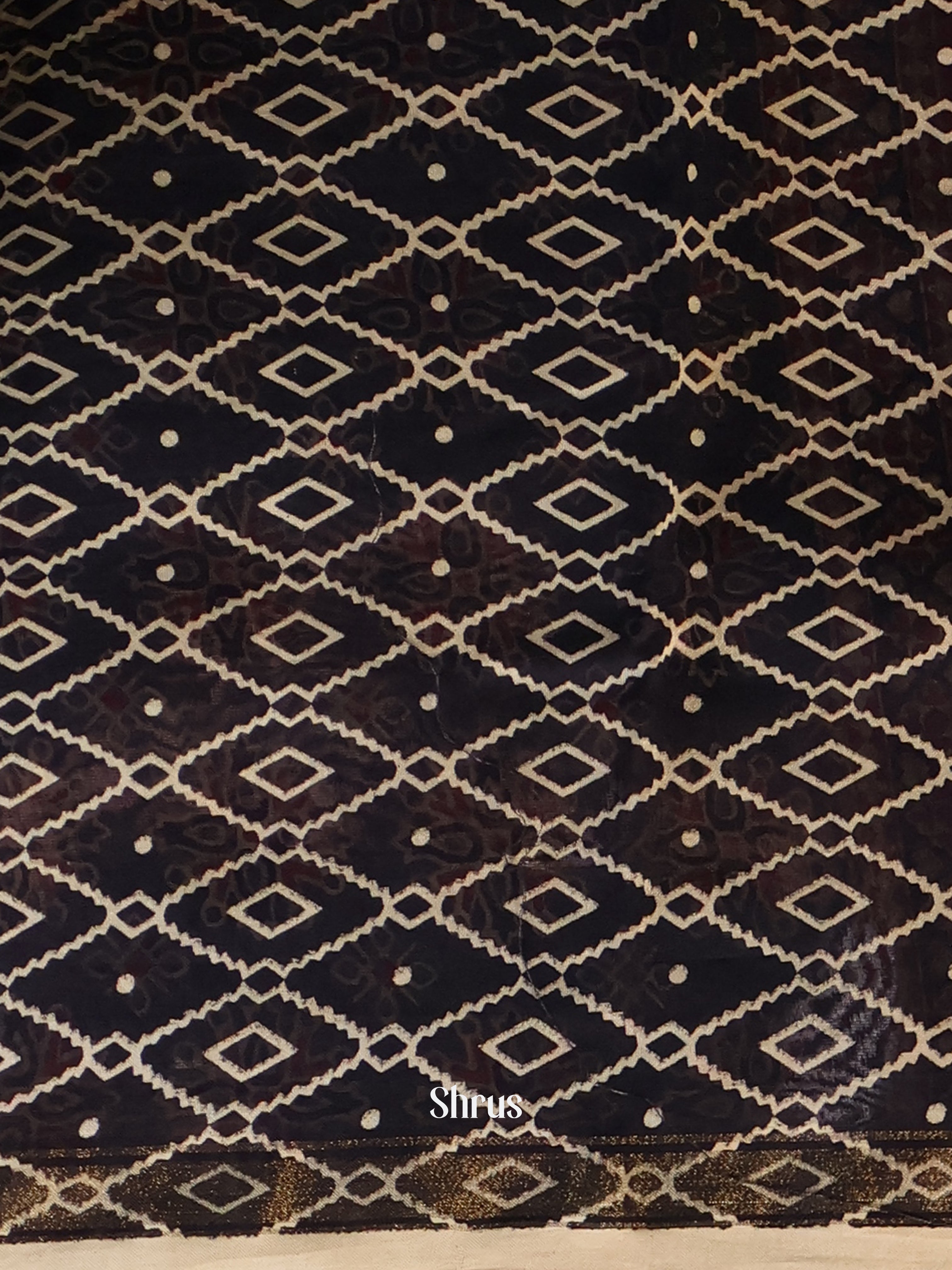 Black & Red - Maheshwari silkcotton Saree - Shop on Shrus.com