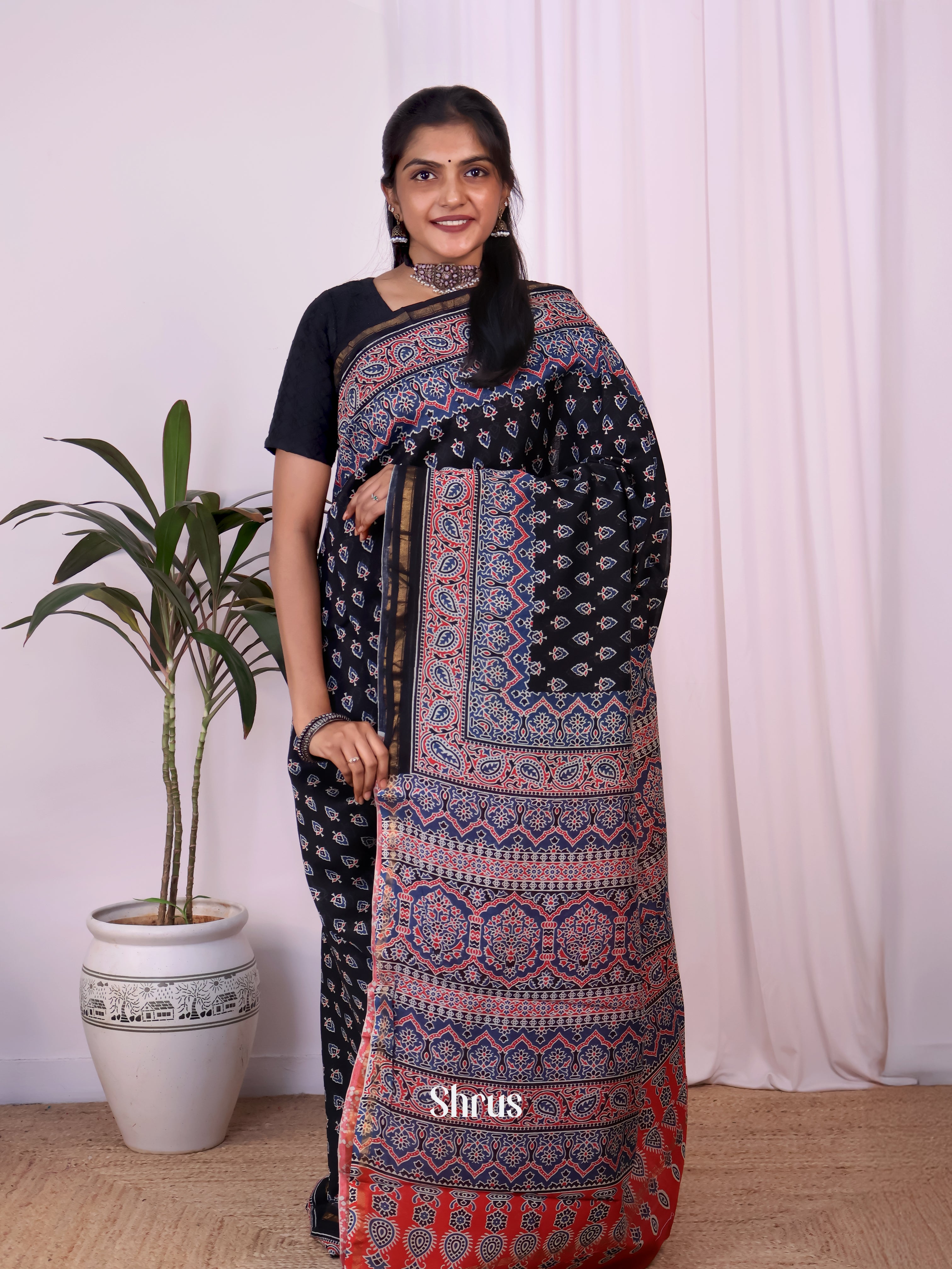 Black & Red- Maheshwari silkcotton Saree - Shop on Shrus.com