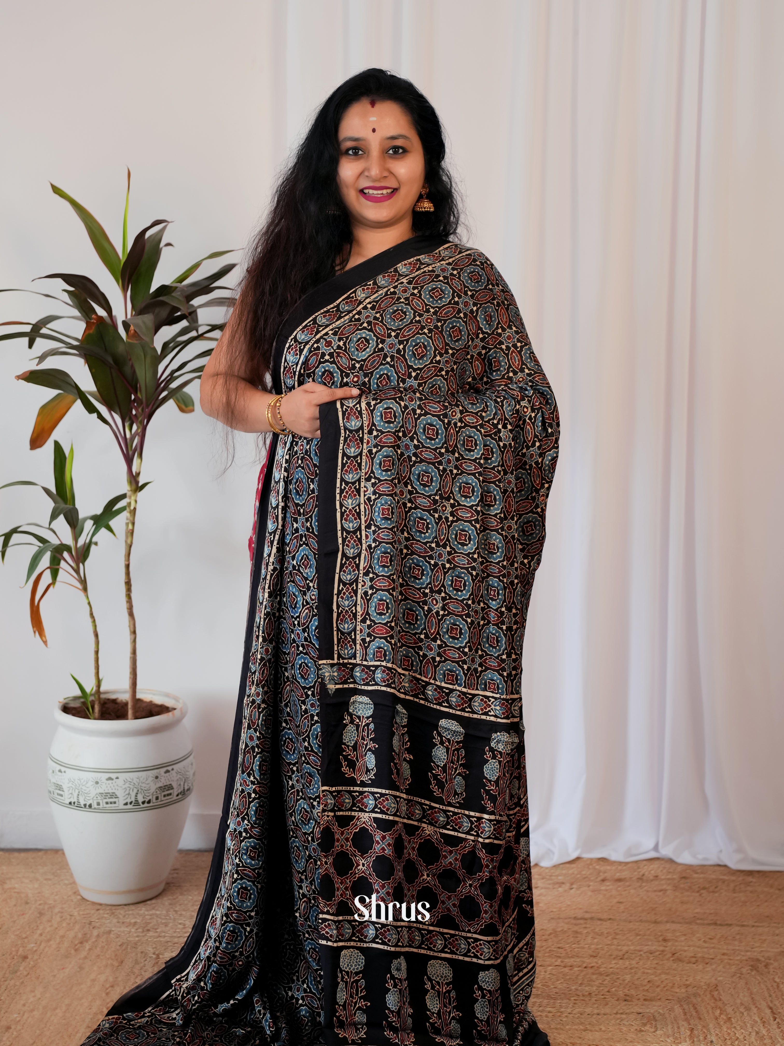 Black- Modal Silk Saree - Shop on Shrus.com
