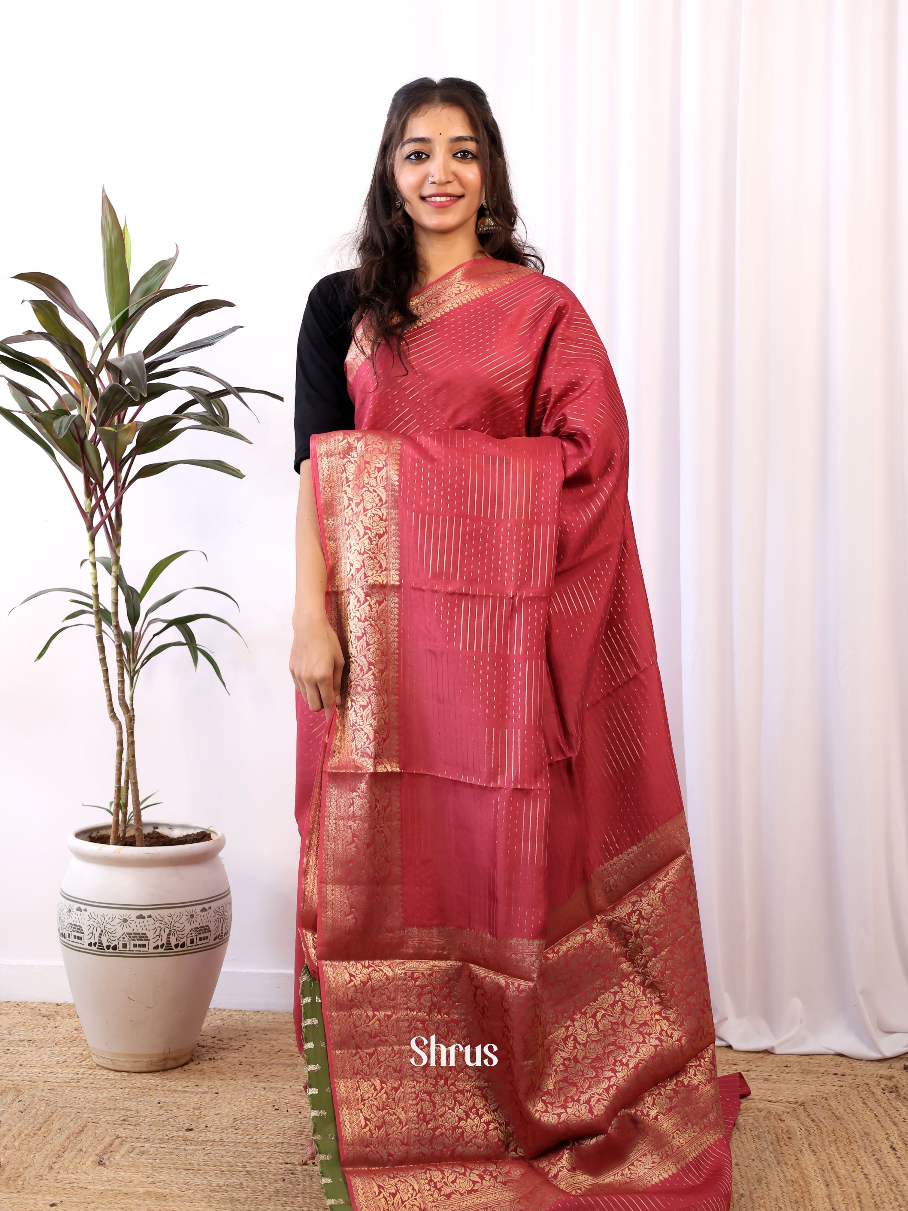Red & Green - Semi Organza Saree - Shop on Shrus.com
