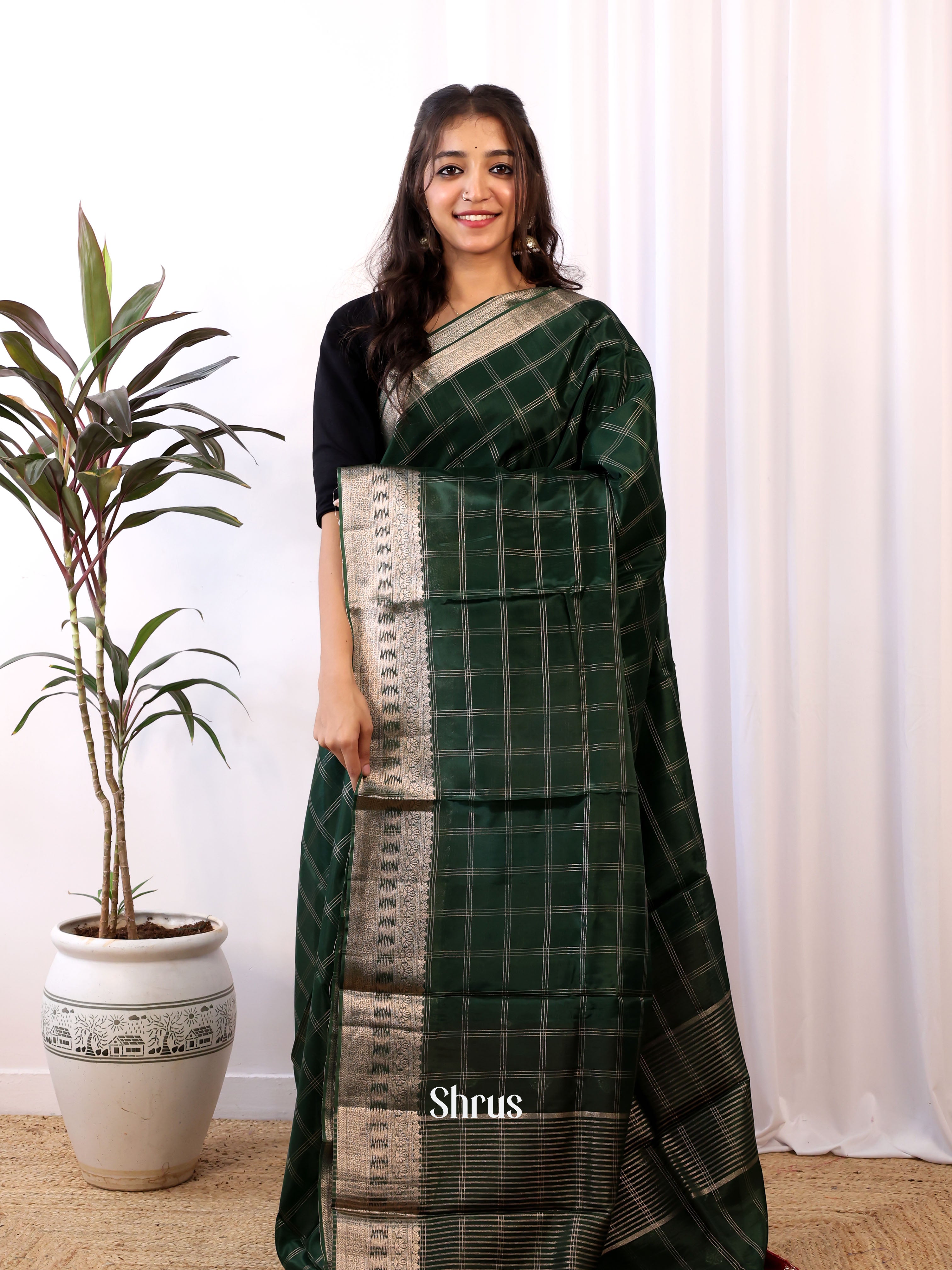 Green & Red - Semi Organza Saree - Shop on Shrus.com