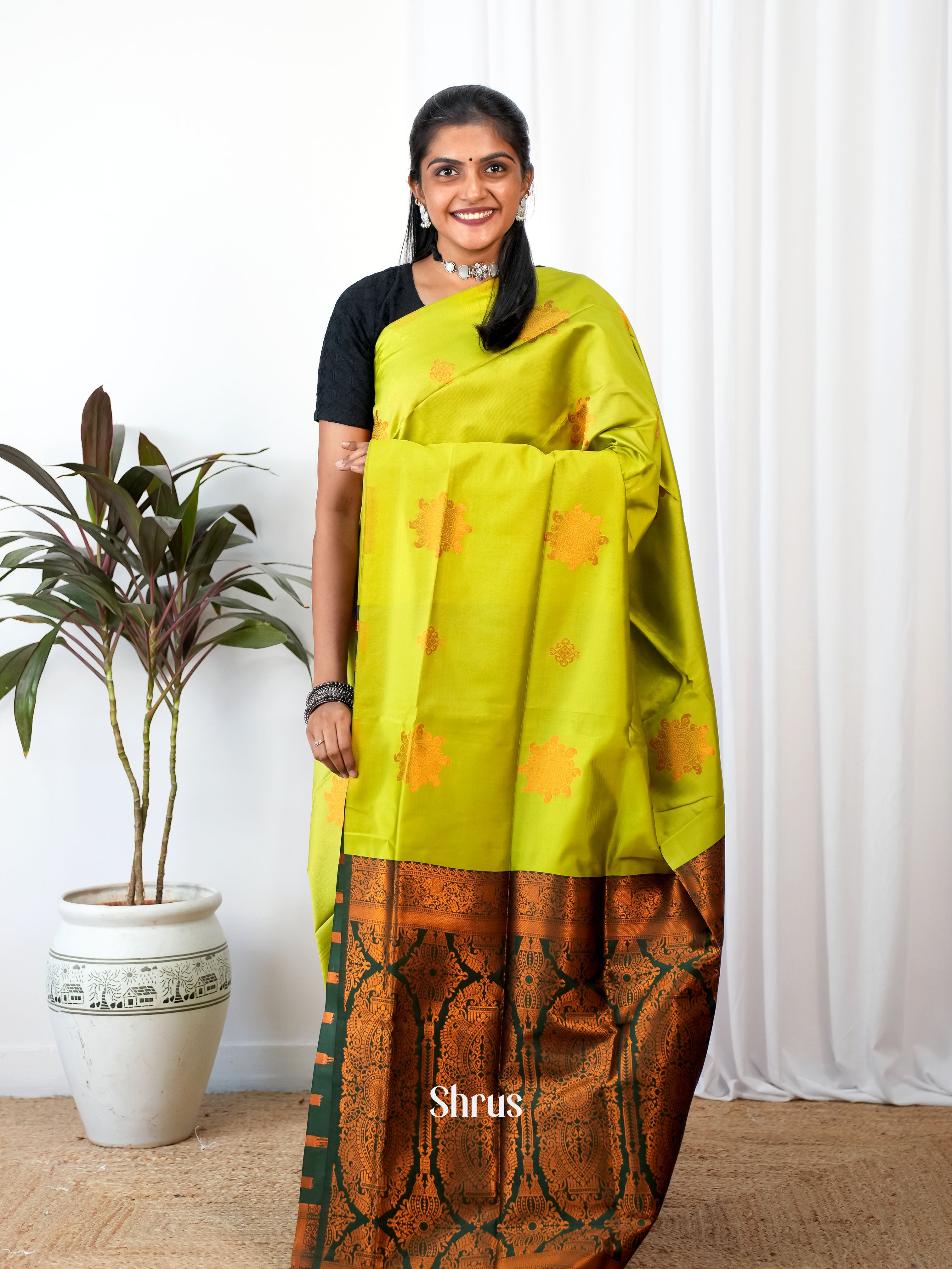 Lite Green & Green- Semi Softsilk - Shop on Shrus.com