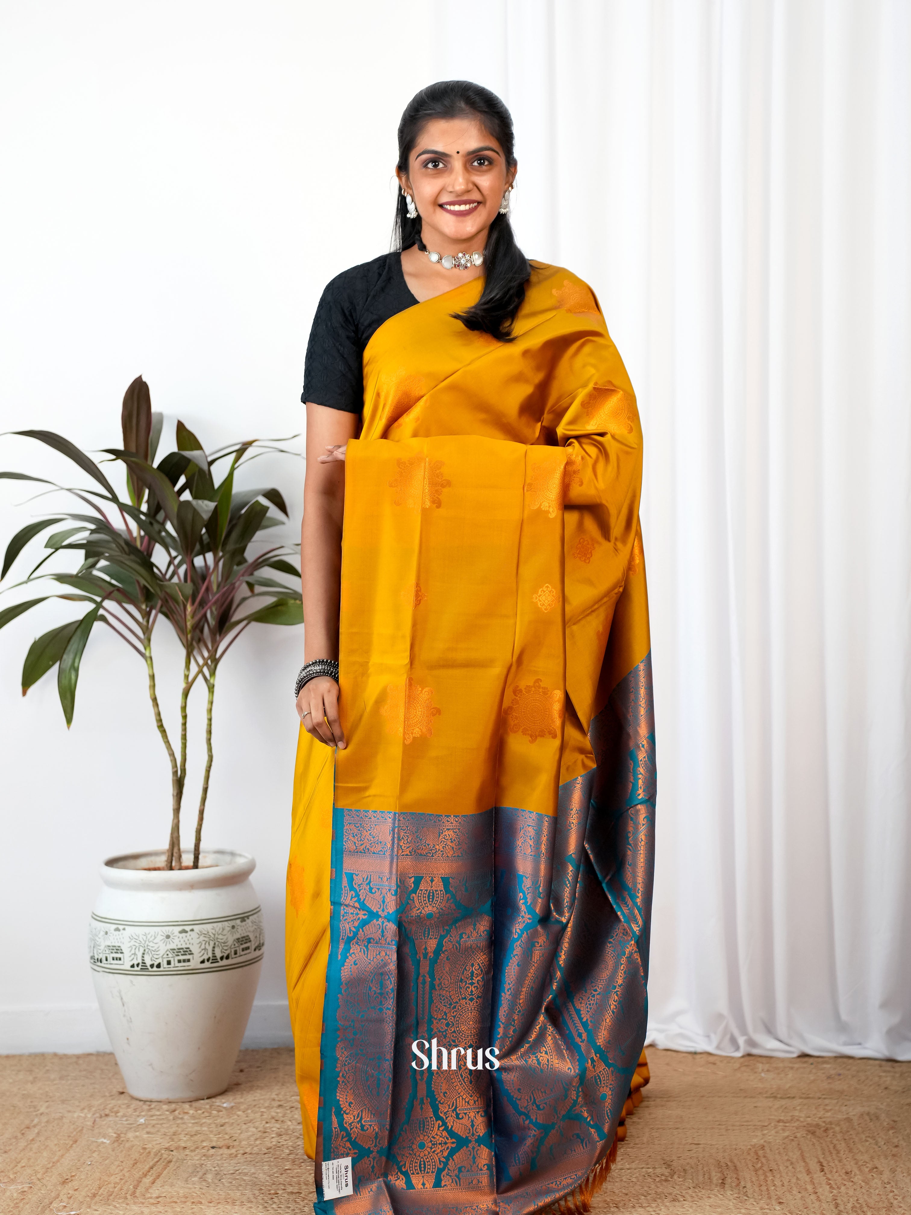 Mathulir Green - Semi Softsilk - Shop on Shrus.com