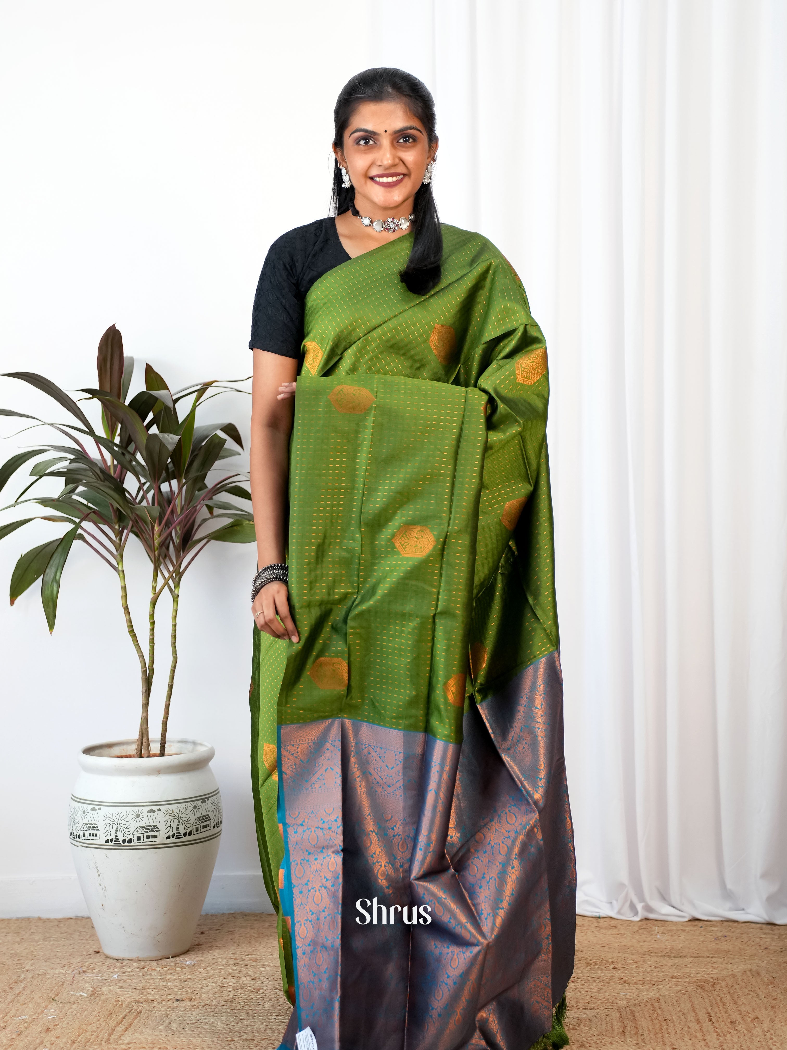Green & Blue- Semi Softsilk - Shop on Shrus.com