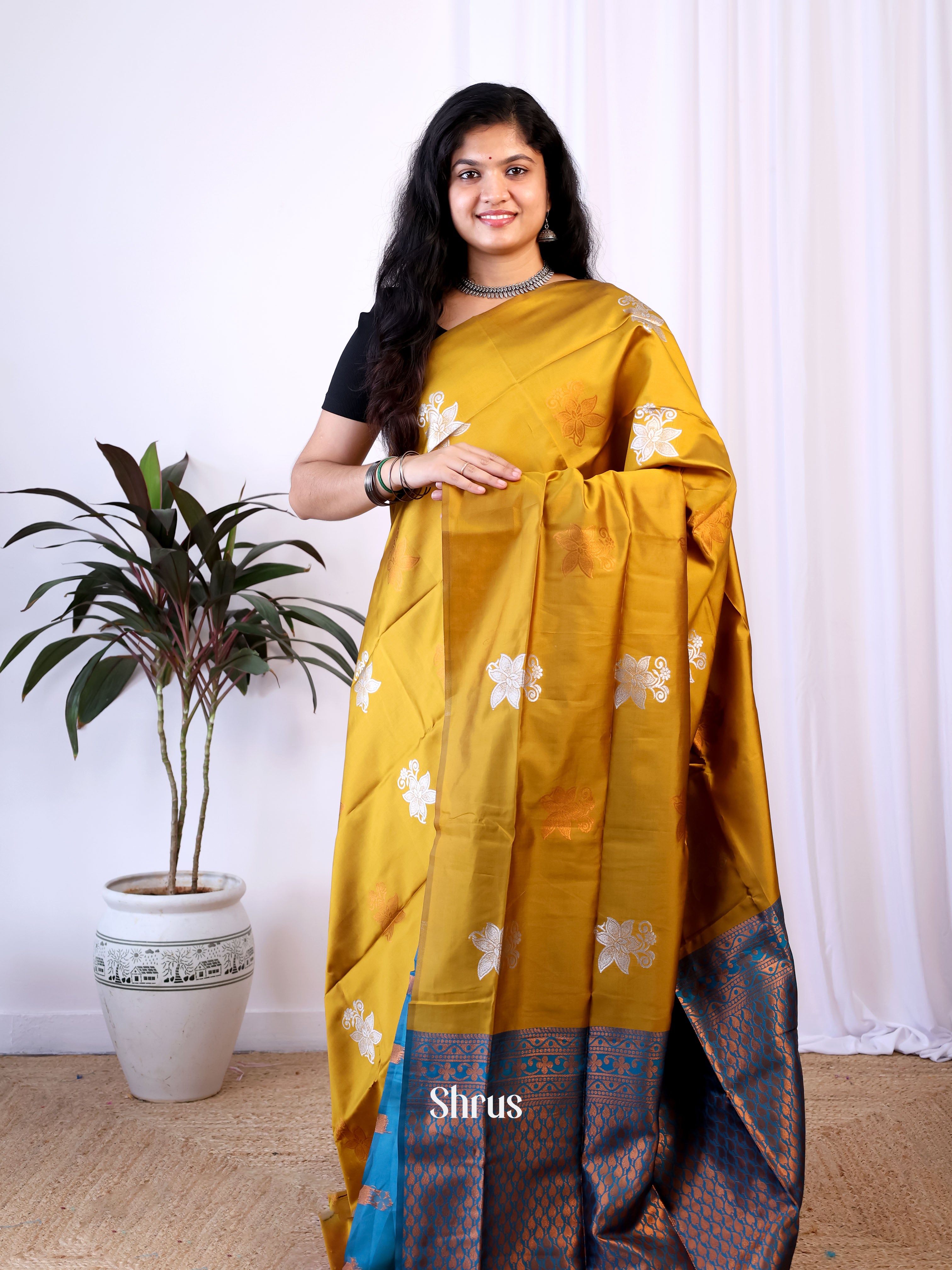 CIS15373 - Semi Softsilk Saree - Shop on Shrus.com