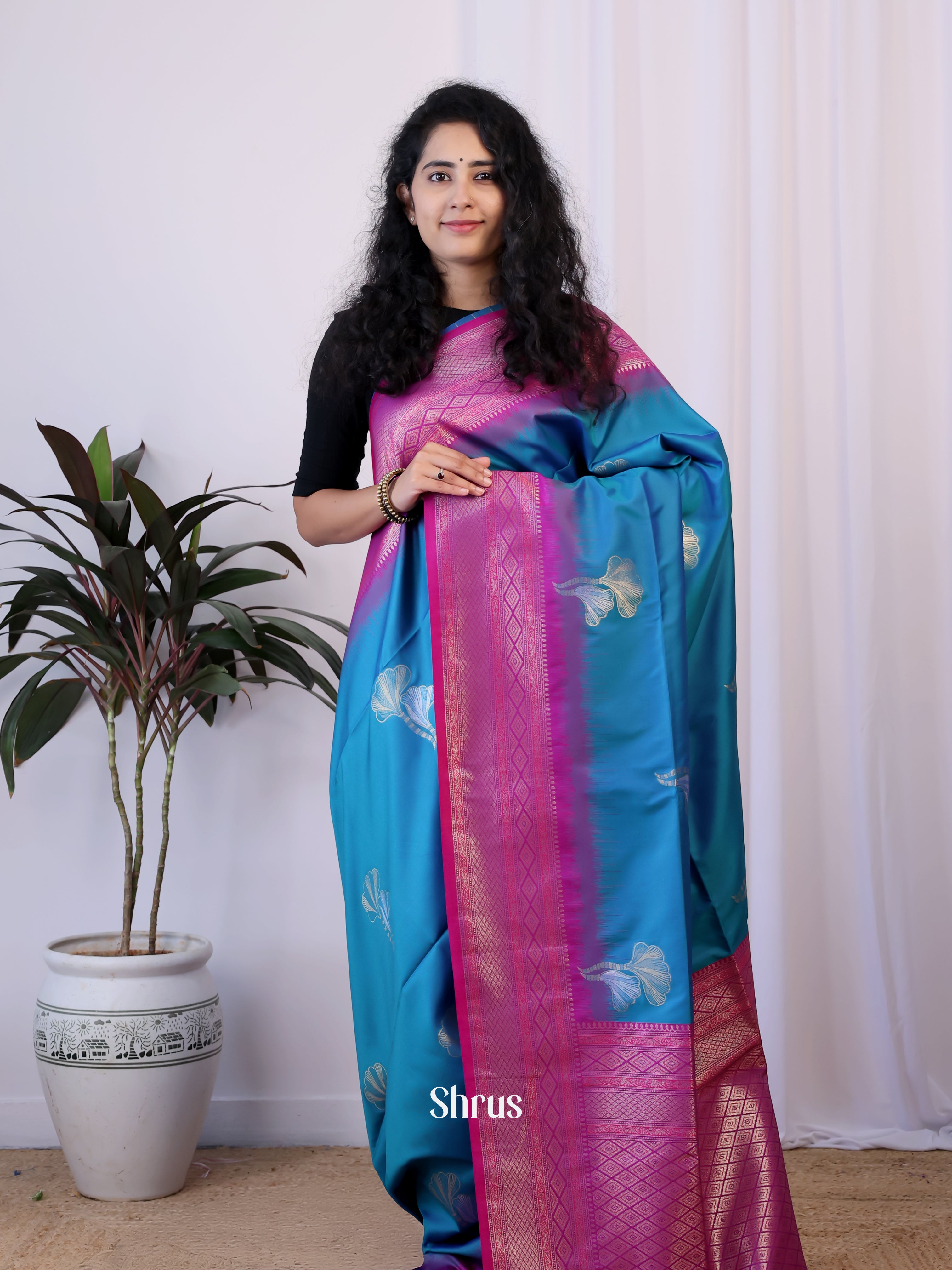 Blue & Majenta- Semi Softsilk Saree - Shop on Shrus.com