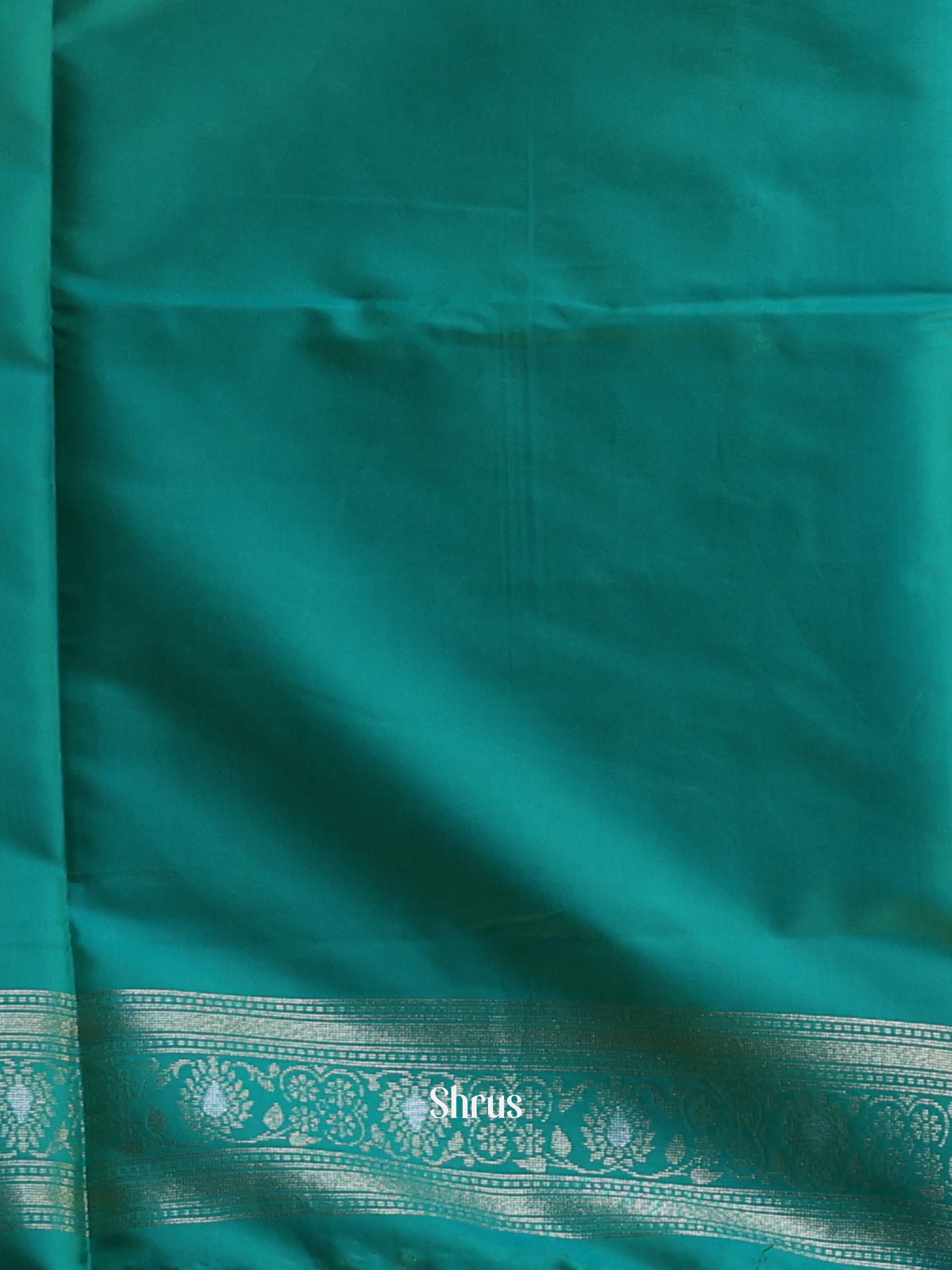 Mathulir Green & Green- Semi Softsilk Saree - Shop on Shrus.com