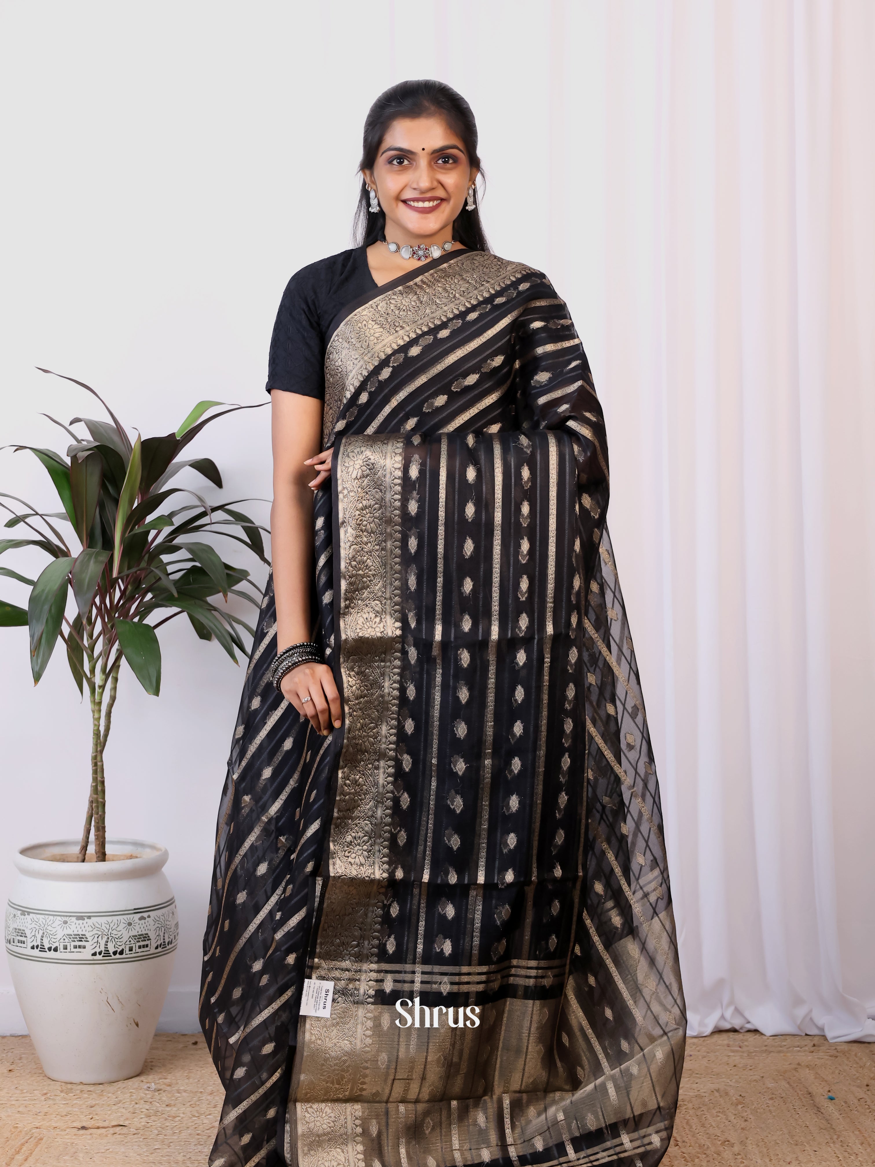 Black- Semi Organza Saree - Shop on Shrus.com