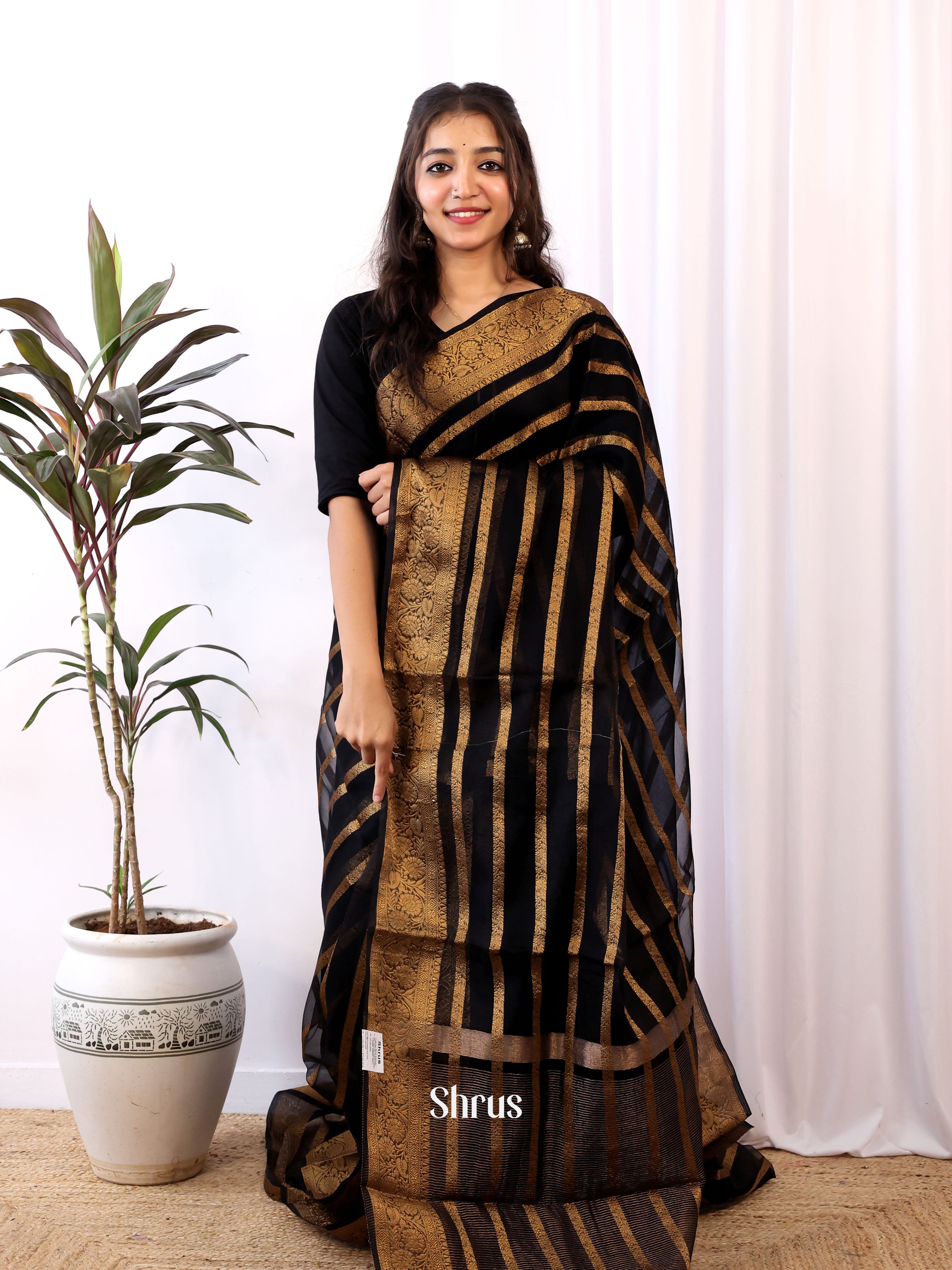 Black- Semi Organza Saree - Shop on Shrus.com
