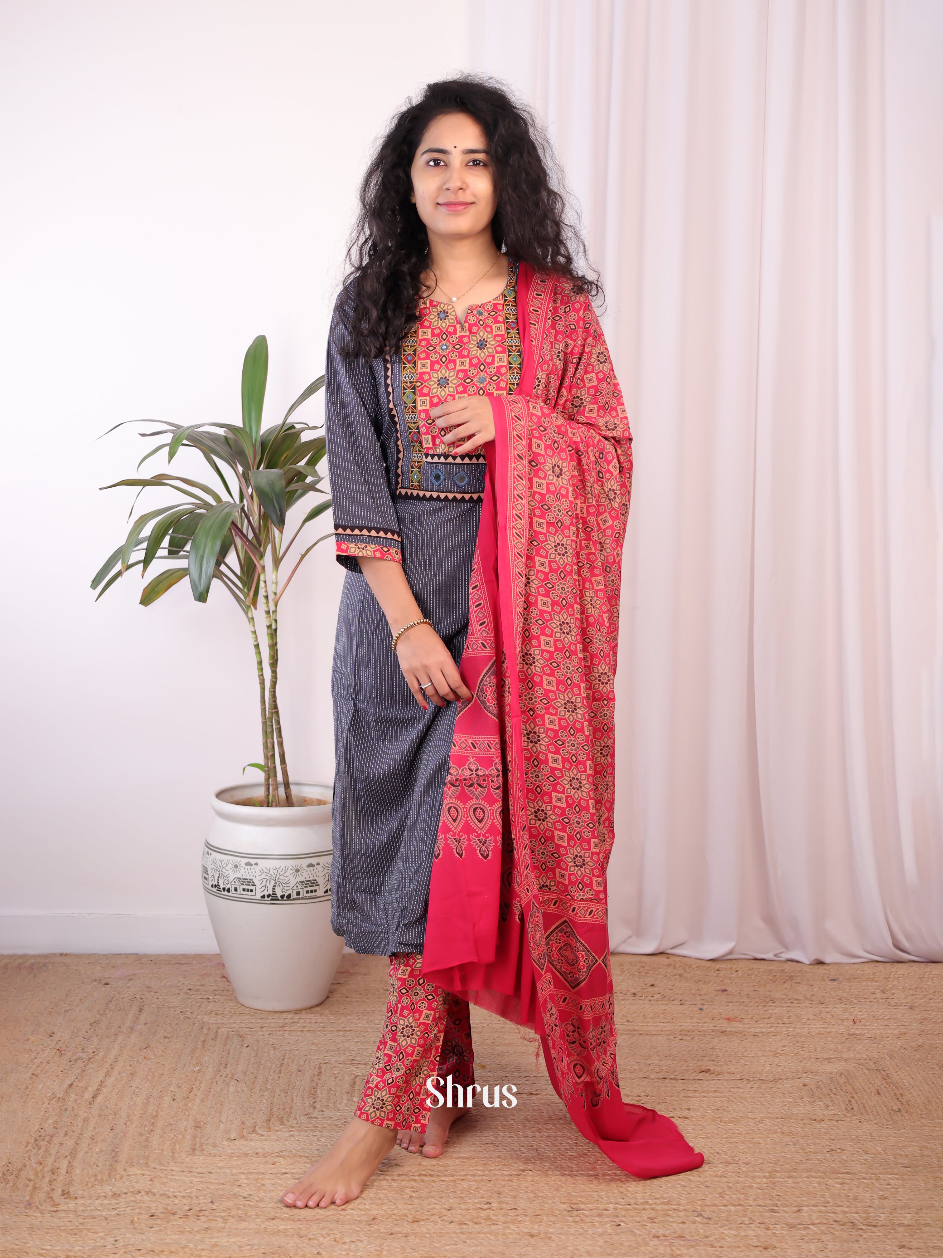 CIS16061 - Readymade Suits - Shop on Shrus.com